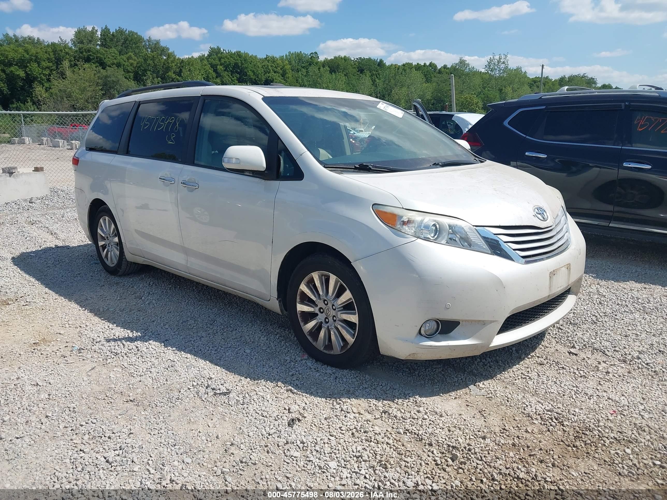 2014 Toyota Sienna Limited, VIN 5TDYK3DC8ES425313 — Normal wear