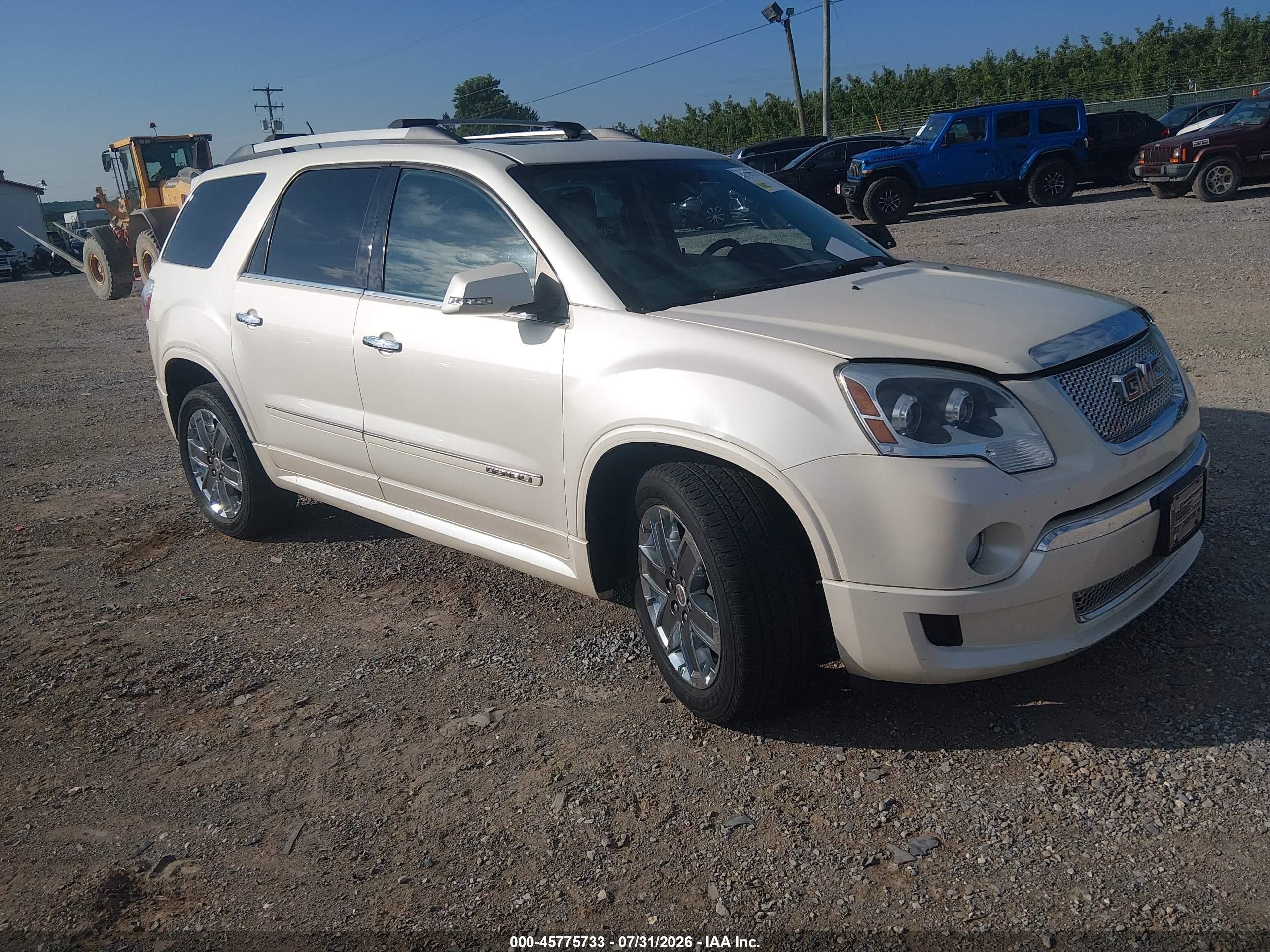 2011 GMC Acadia Denali, VIN 1GKKVTED1BJ235869 — Перед