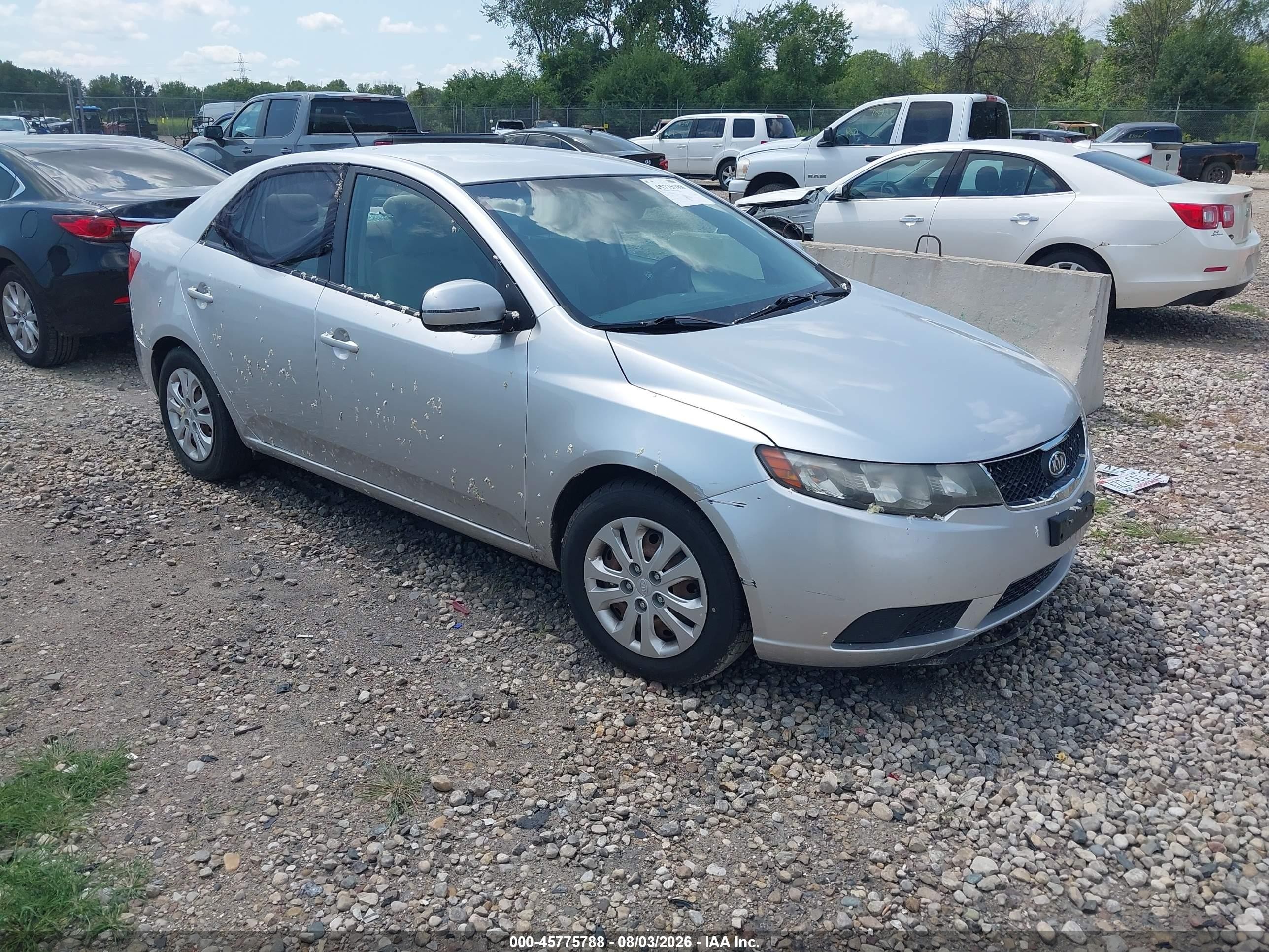 2011 Kia Forte EX, VIN KNAFU4A22B5348326 — Бок