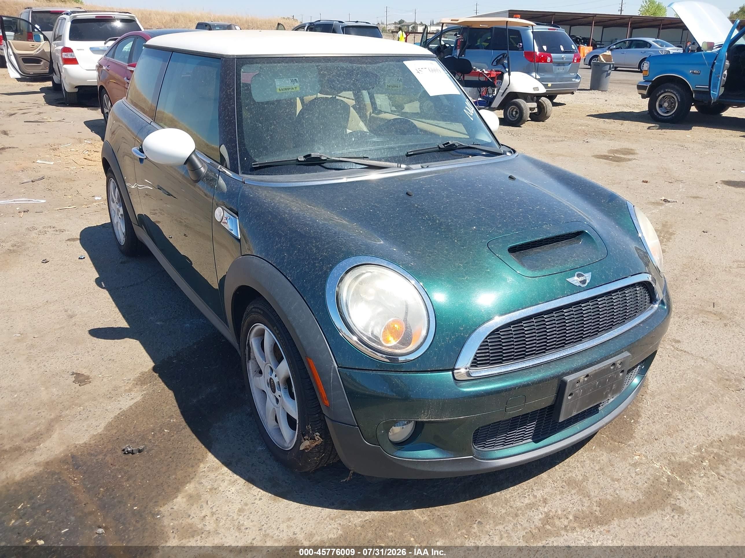 2010 MINI Hardtop S, VIN WMWMF7C54ATZ71421 — Normal wear
