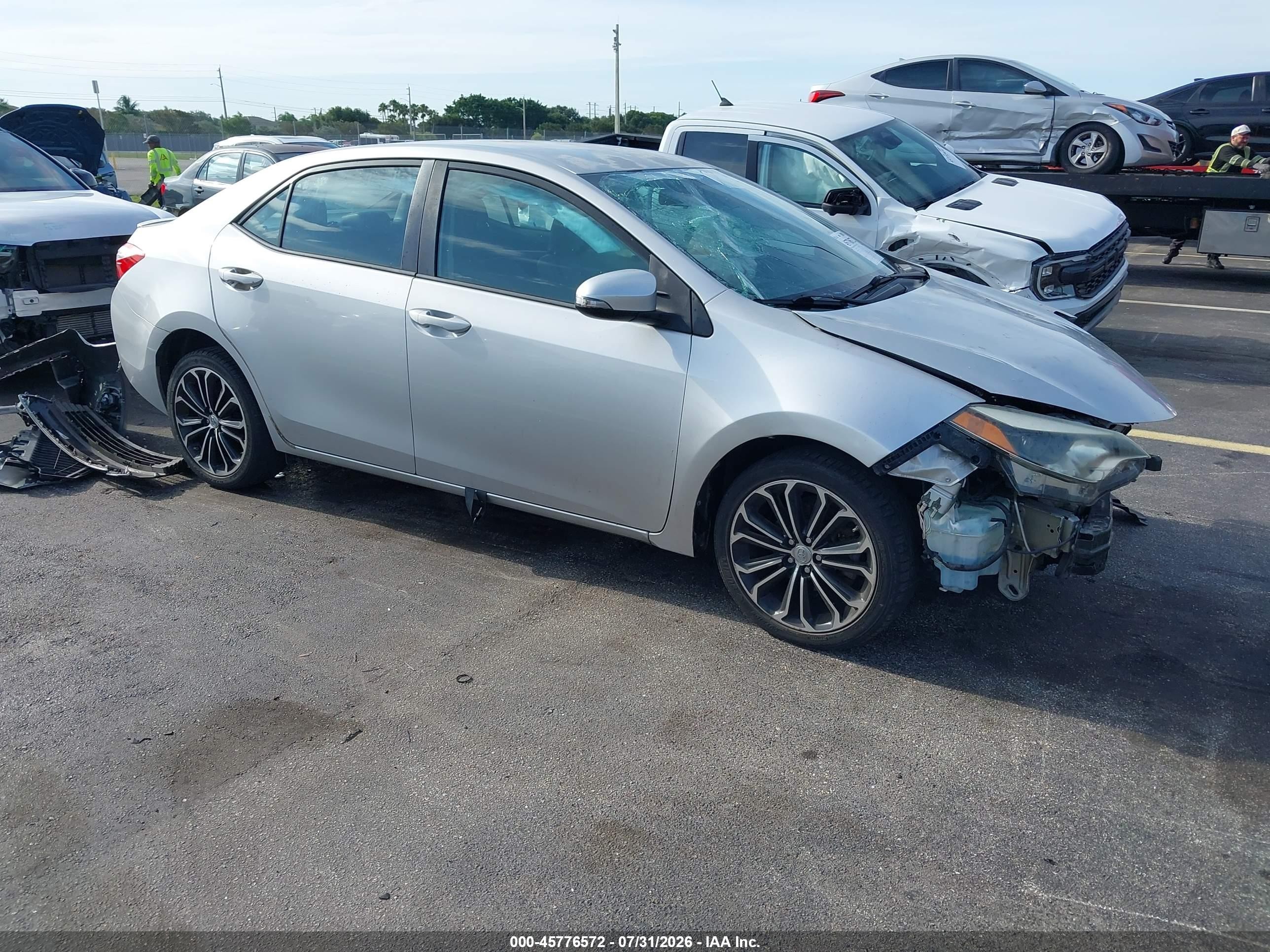 2014 Toyota Corolla S Plus, VIN 5YFBURHE3EP134158 — Front end