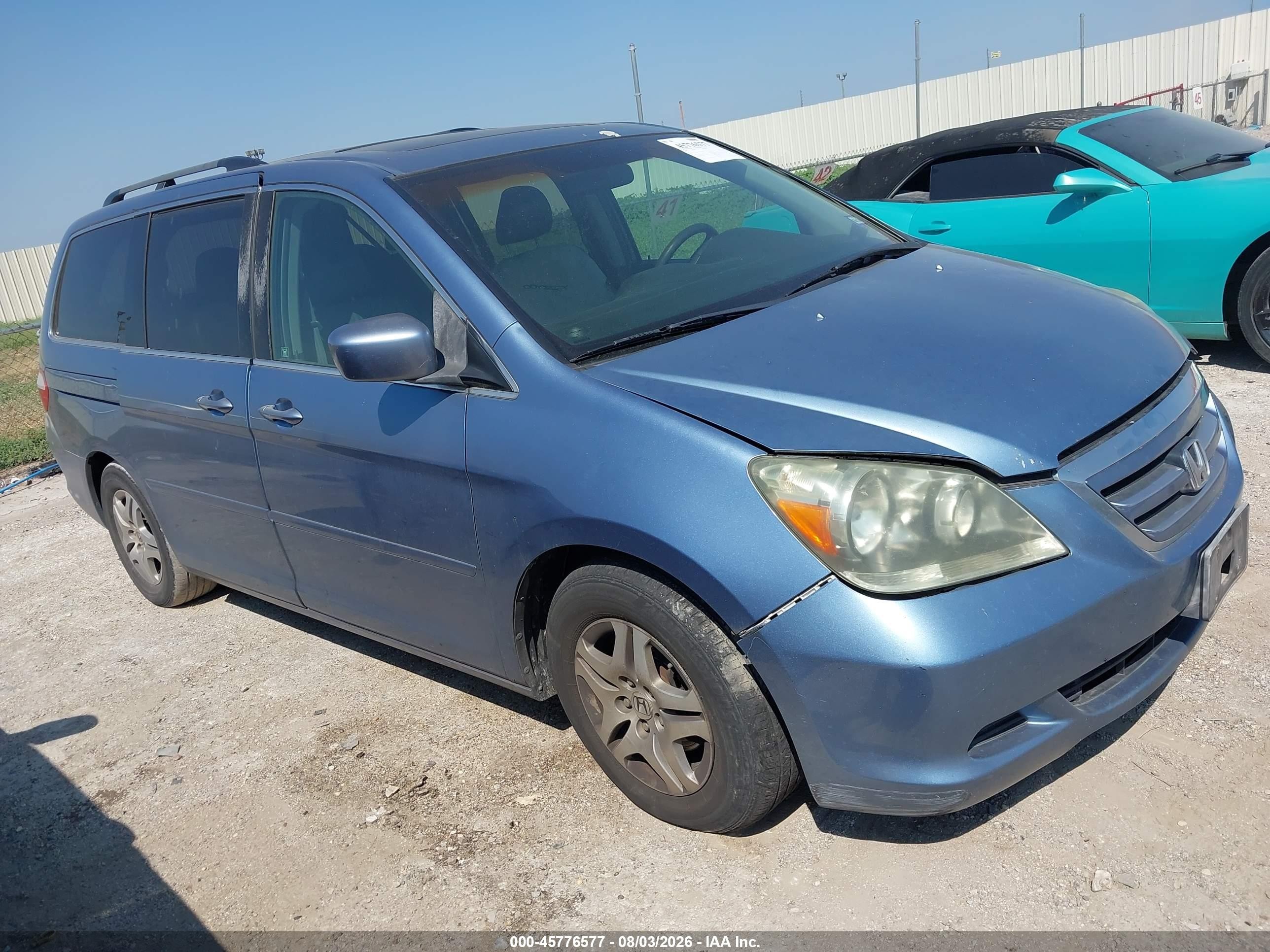 2005 Honda Odyssey EX-L, VIN 5FNRL38755B067218 — Normal wear