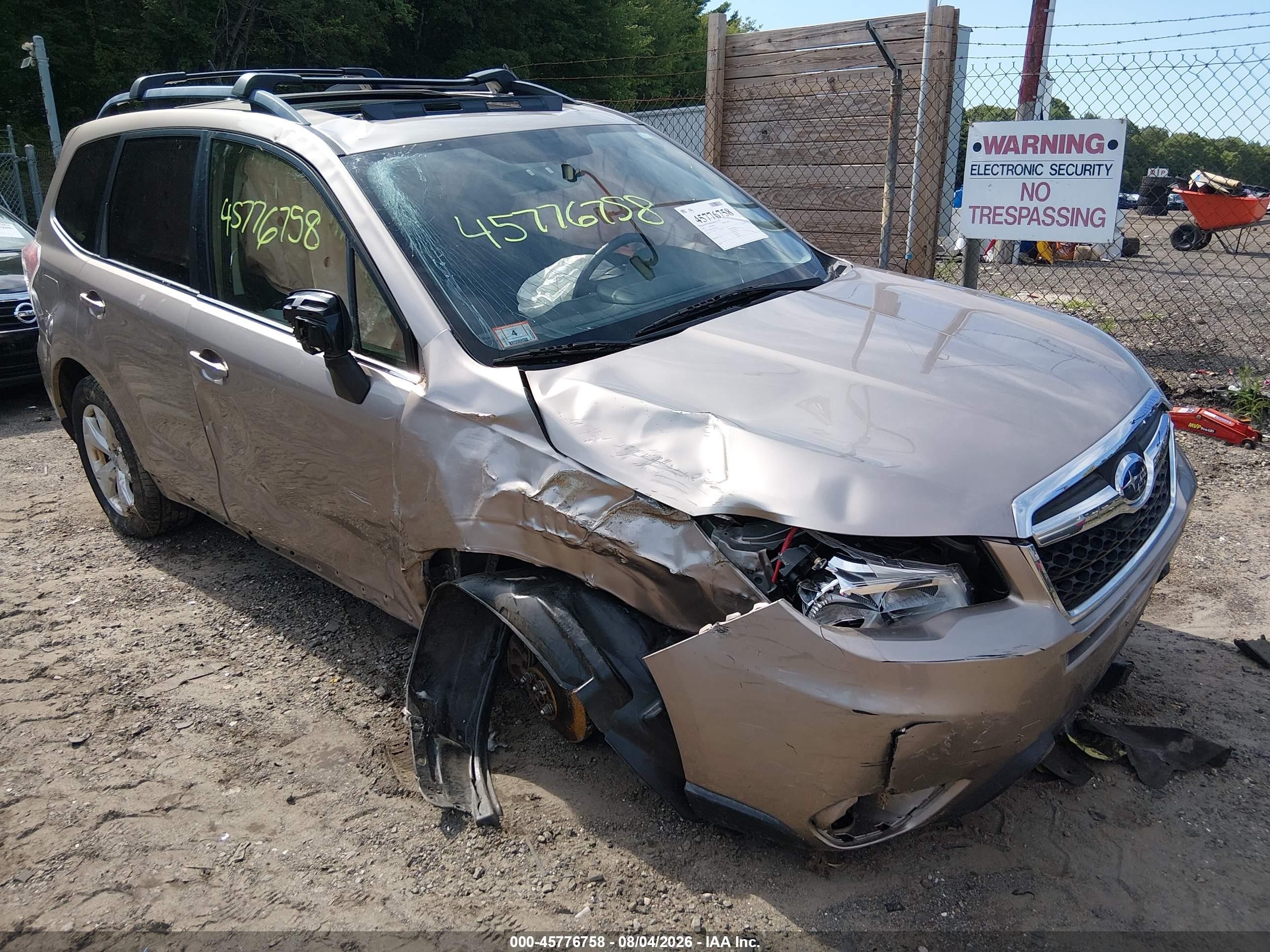 2015 Subaru Forester Limited, VIN JF2SJAHC5FH418365 — Front end