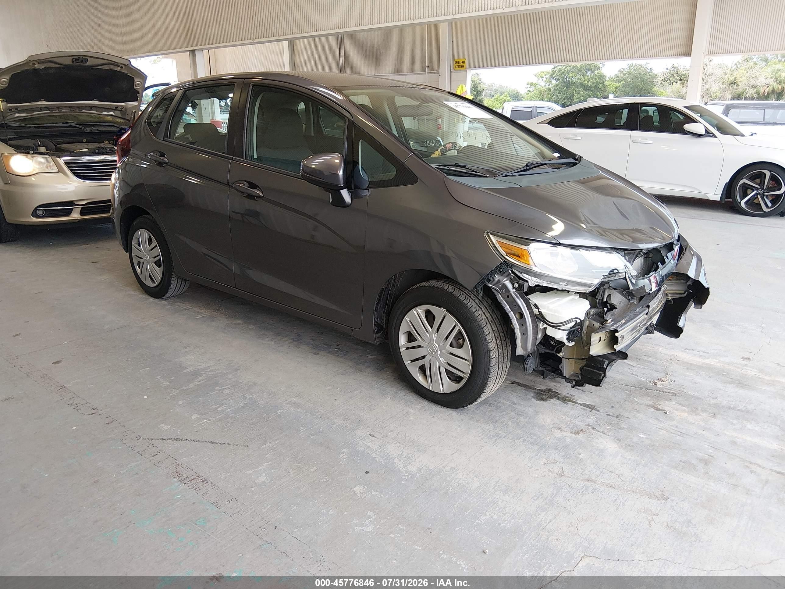 2019 Honda Fit LX, VIN 3HGGK5H48KM732519 — Перед