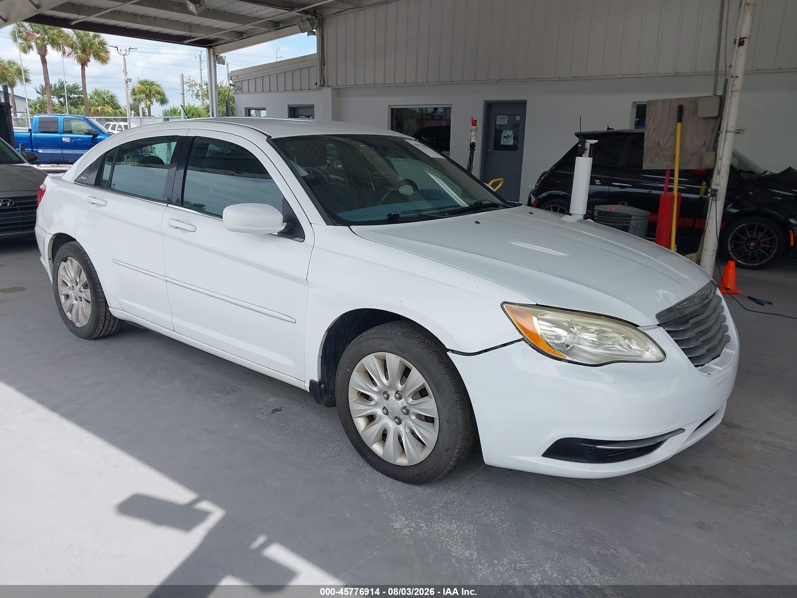 2012 Chrysler 200 LX, VIN 1C3CCBAB8CN248301 — Front end