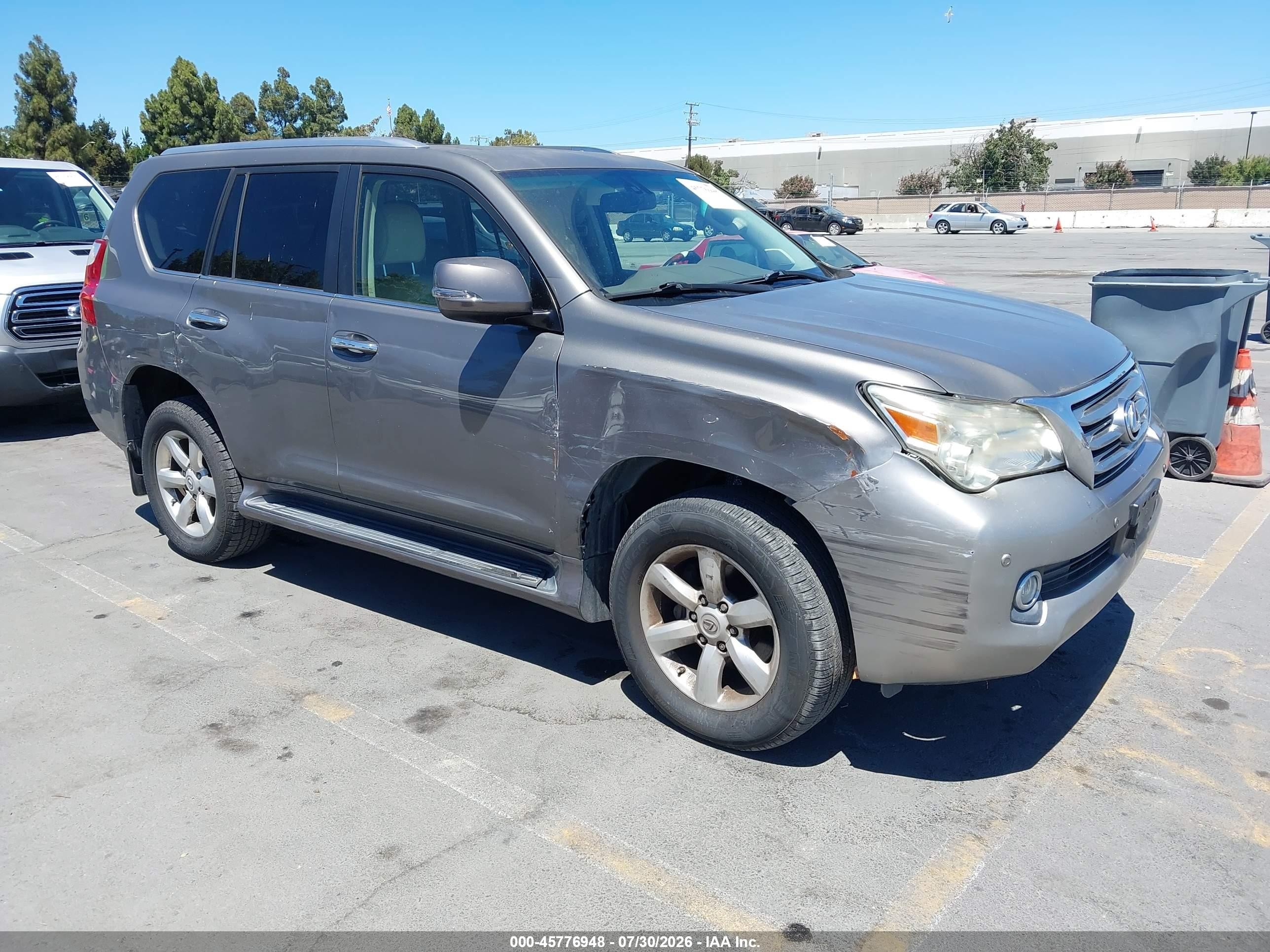 2011 Lexus GX 460, VIN JTJBM7FX6B5024736 — Side