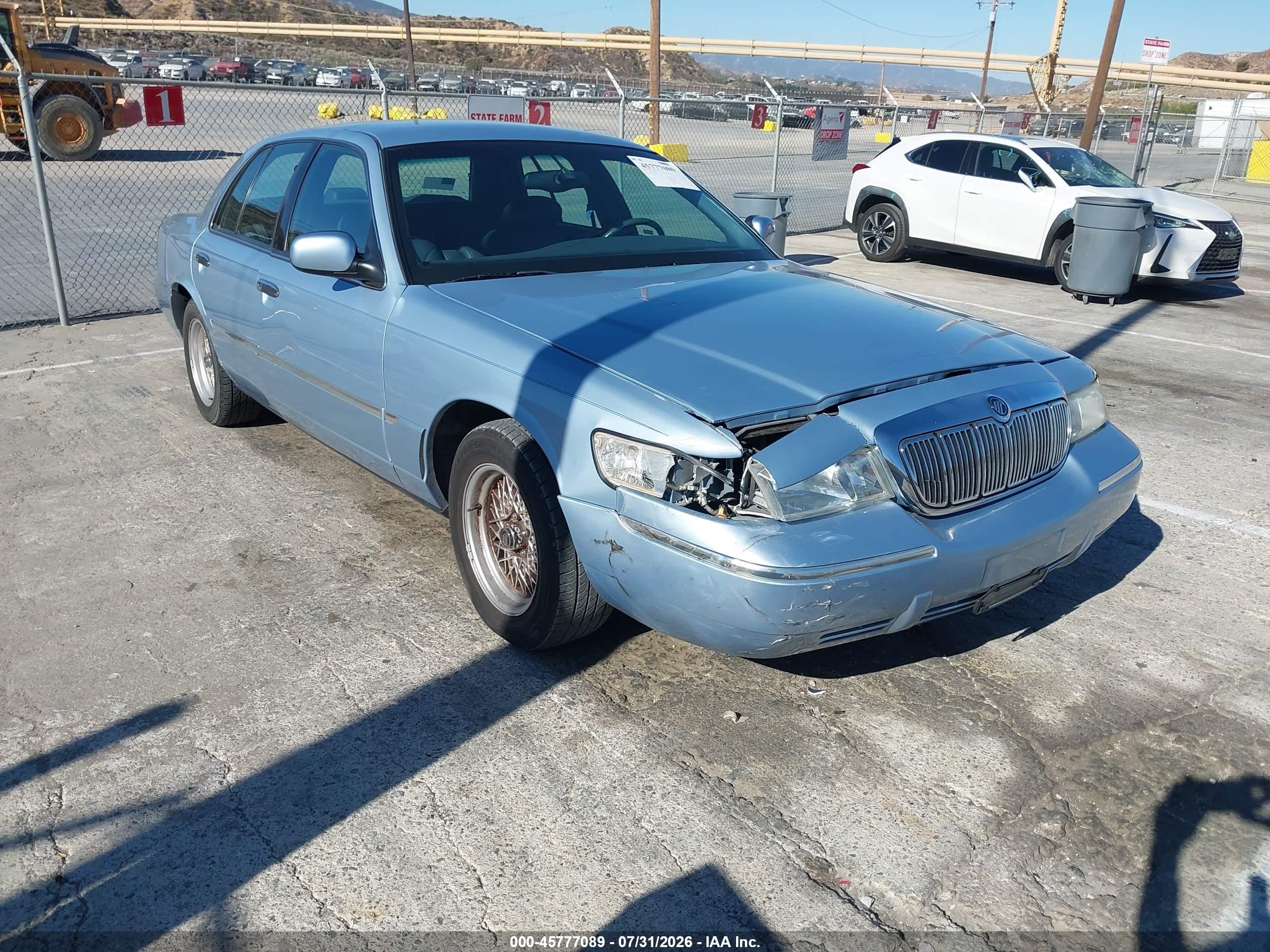 1999 Mercury Grand Marquis LS, VIN 2MEFM75W9XX699711 — Front end
