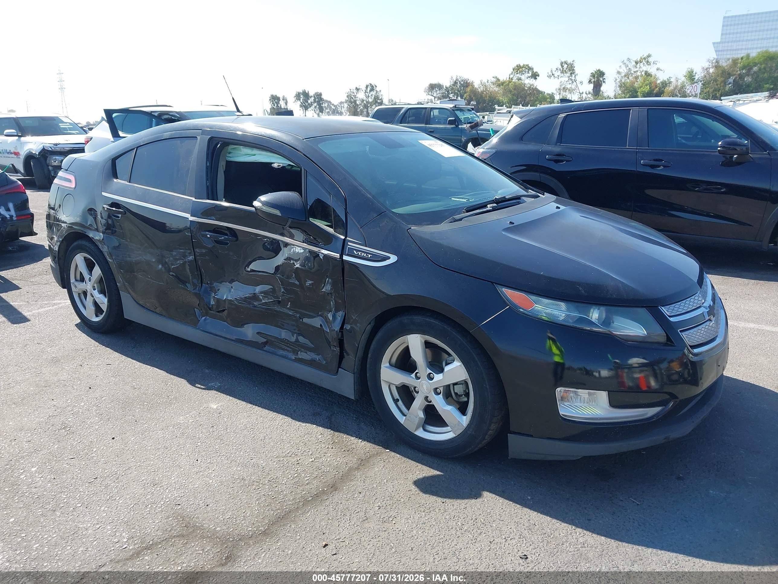 2012 Chevrolet Volt, VIN 1G1RD6E42CU108667 — Side