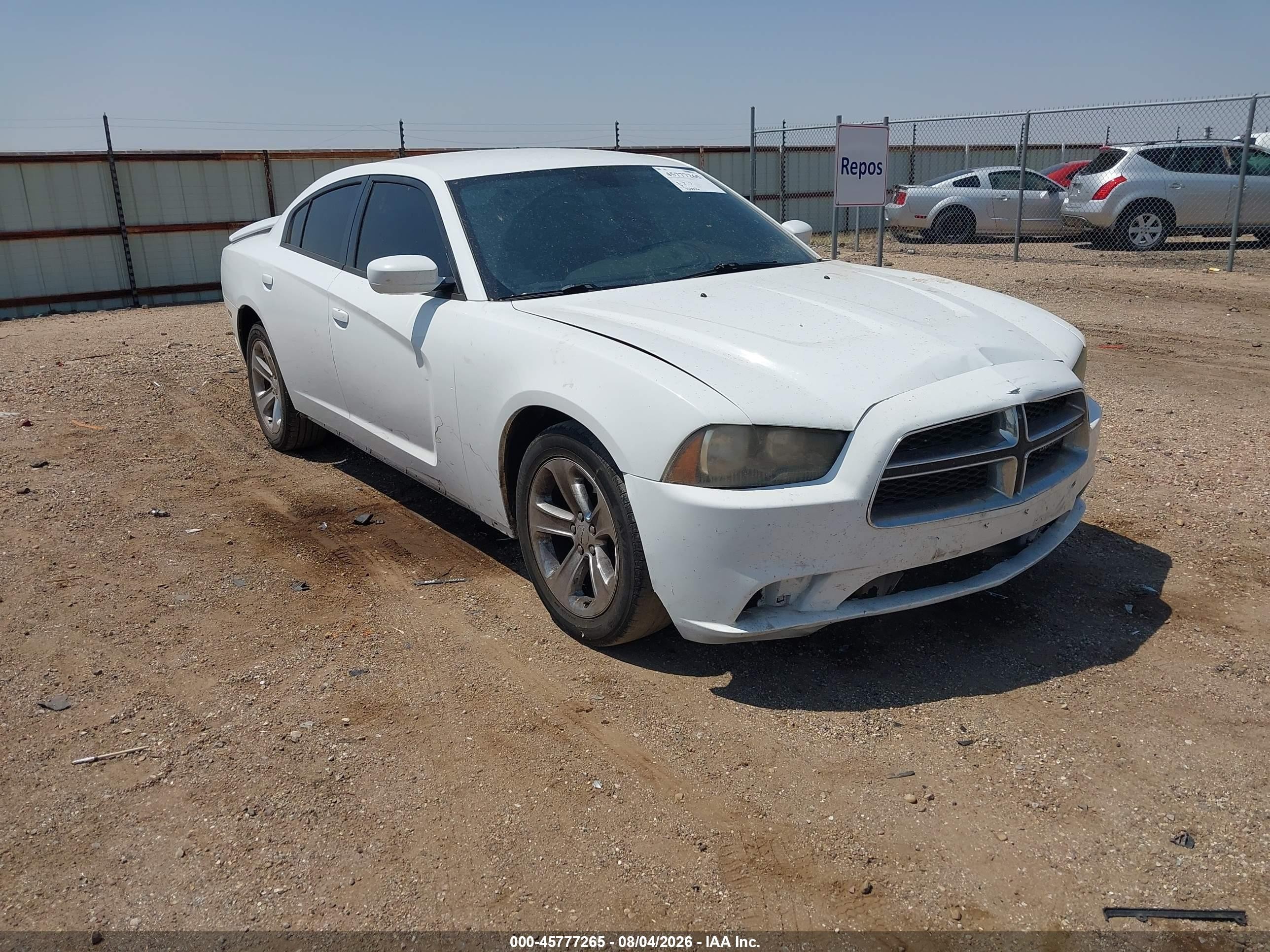 2013 Dodge Charger SXT, VIN 2C3CDXHG3DH571080 — Front end