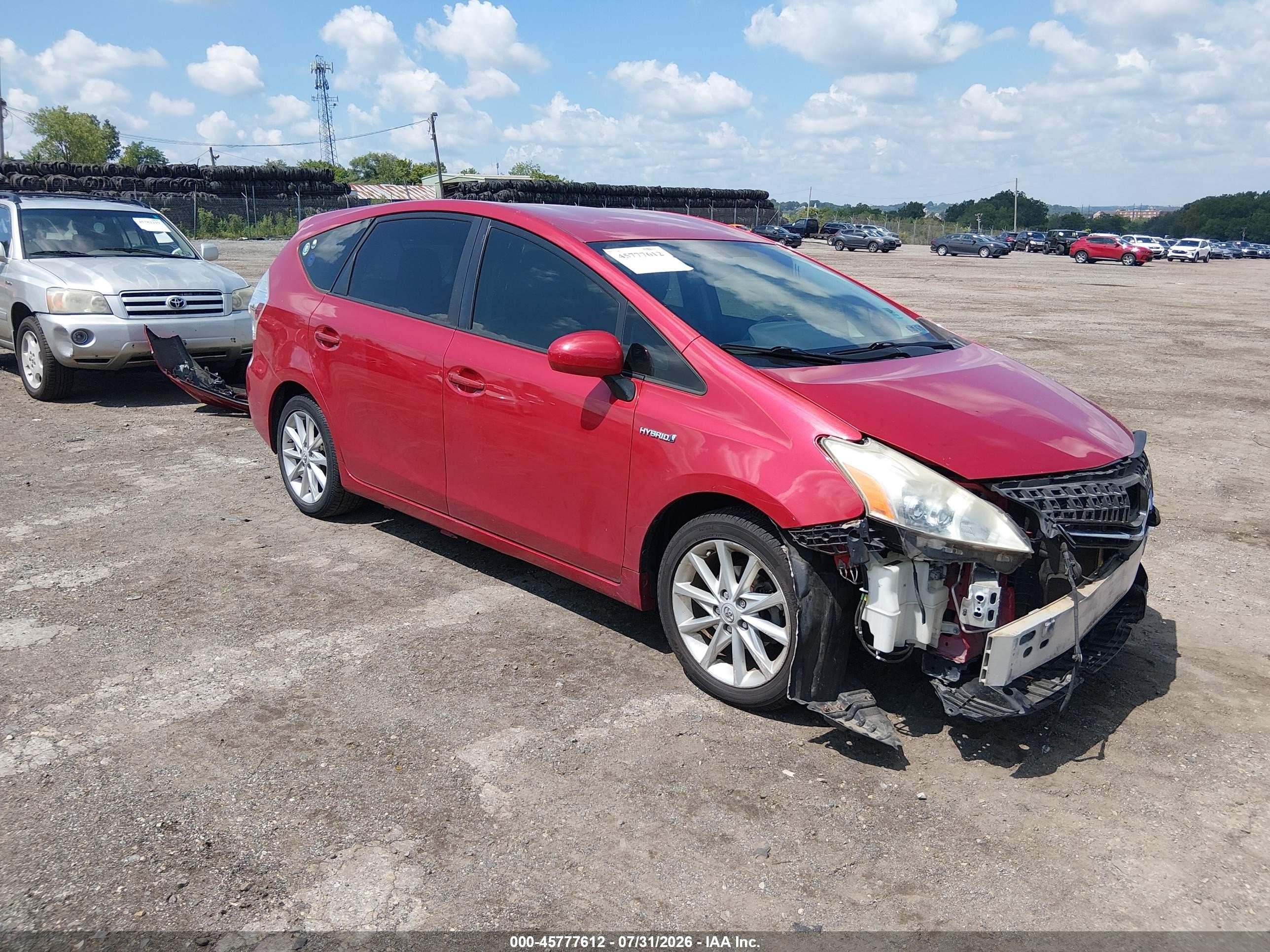 2013 Toyota Prius Three, VIN JTDZN3EU7D3252970 — Front end