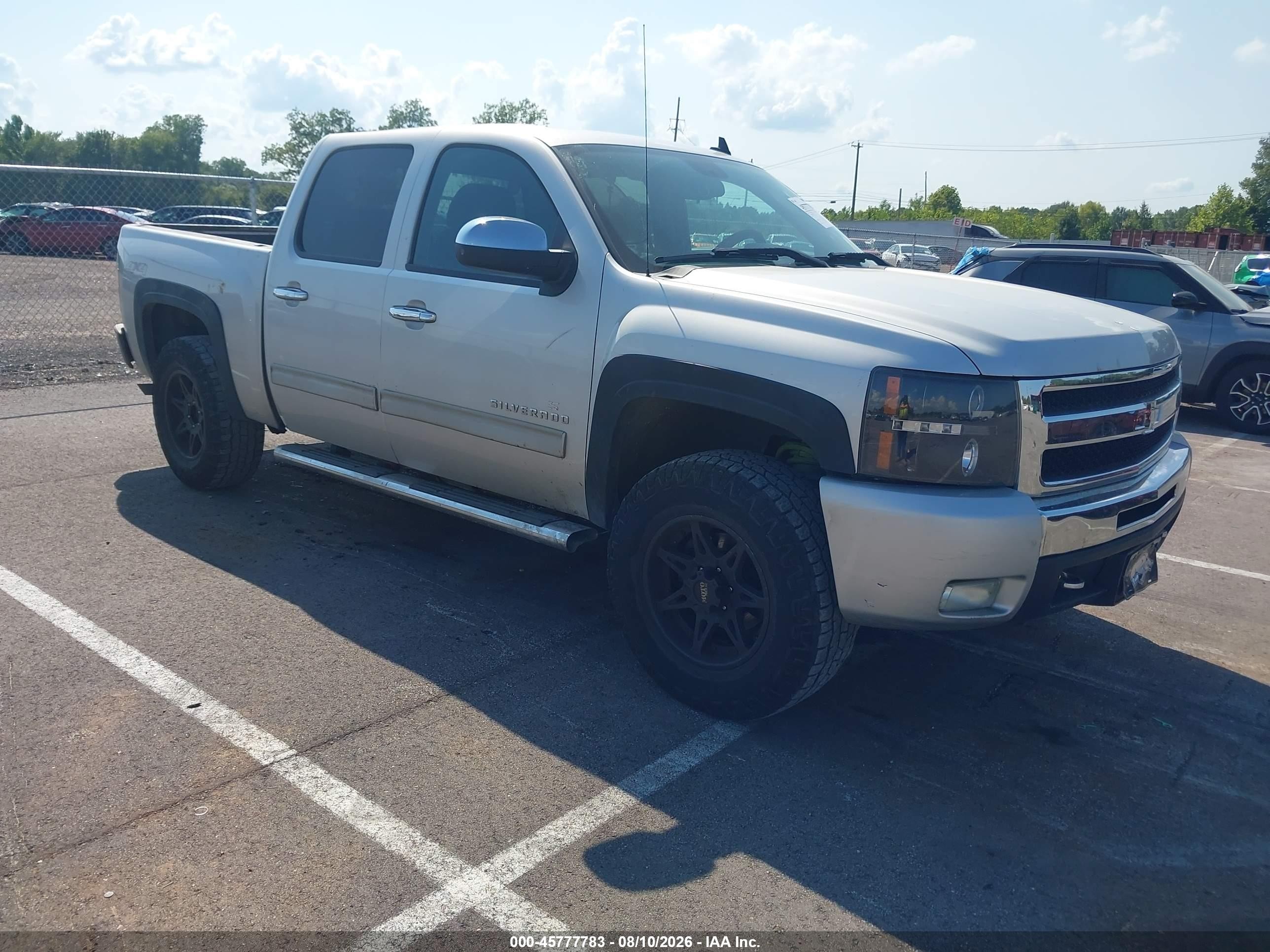 2011 Chevrolet Silverado 1500 LT, VIN 3GCPKSE34BG292161 — Rear end