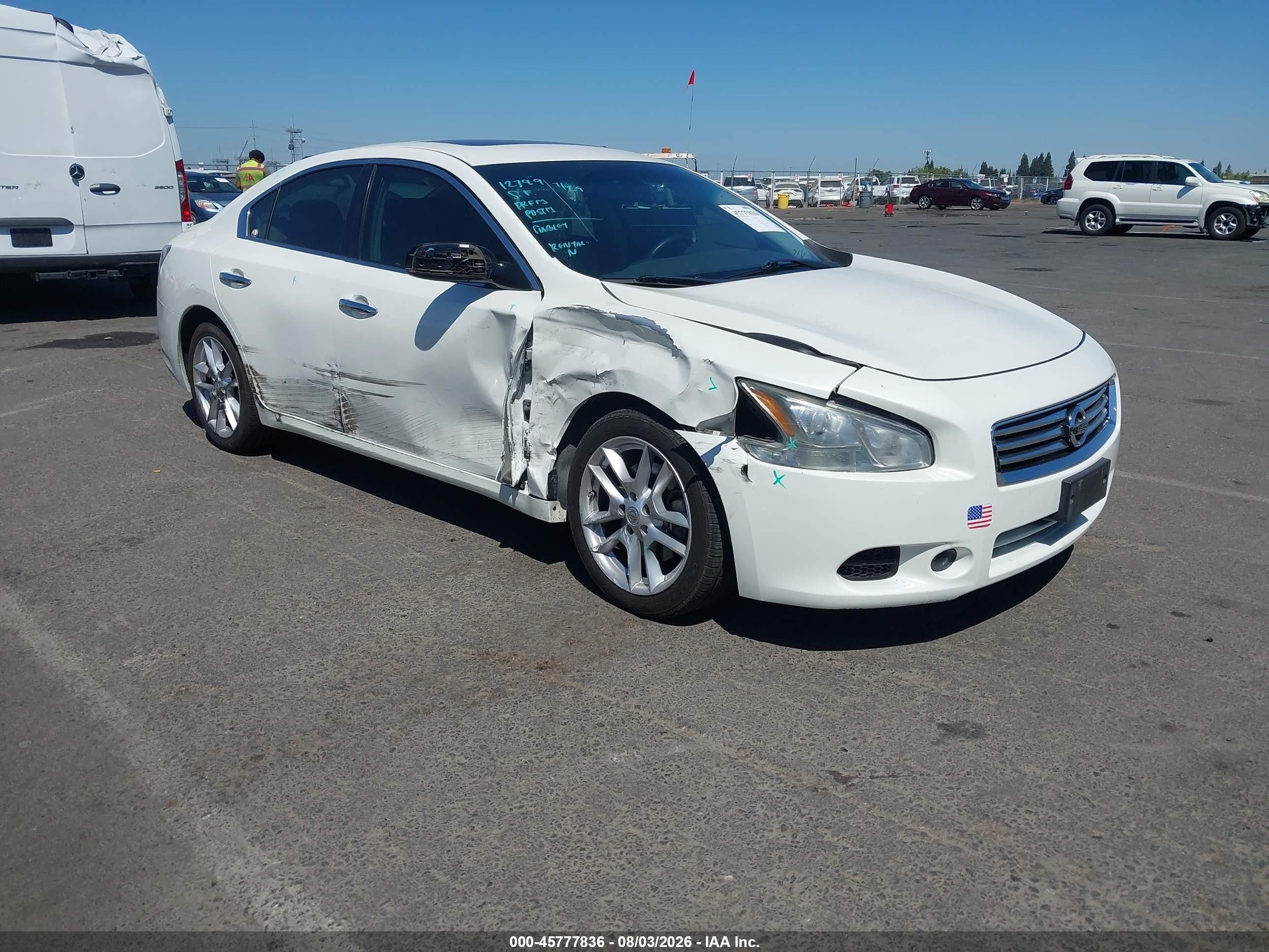 2013 Nissan Maxima SV, VIN 1N4AA5AP8DC824123 — Бок