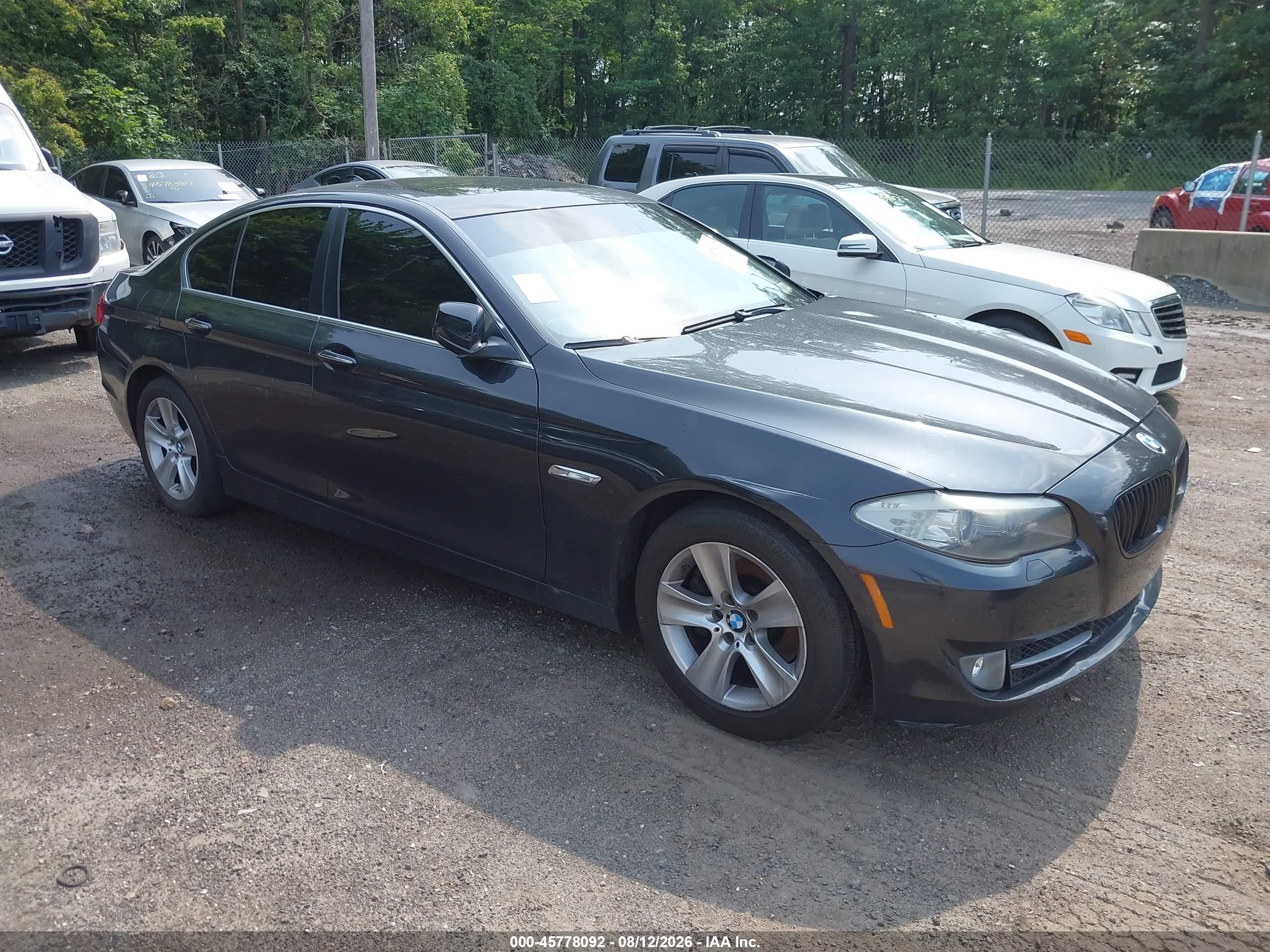 2013 BMW 5 Series 528i xDrive, VIN WBAXH5C53DD115408 — Не указано