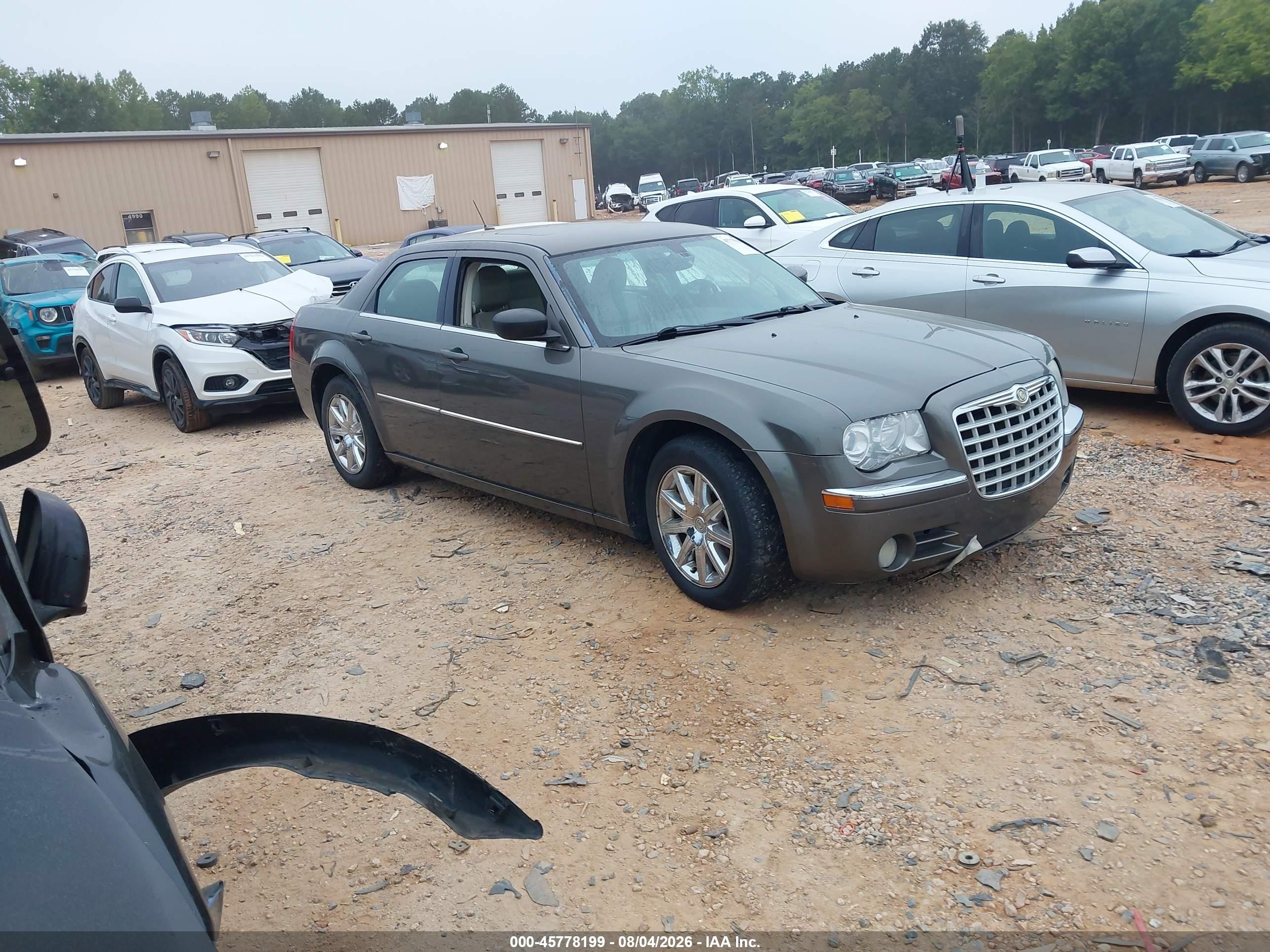 2008 Chrysler 300, VIN 2C3LA33G58H209119 — Normal wear