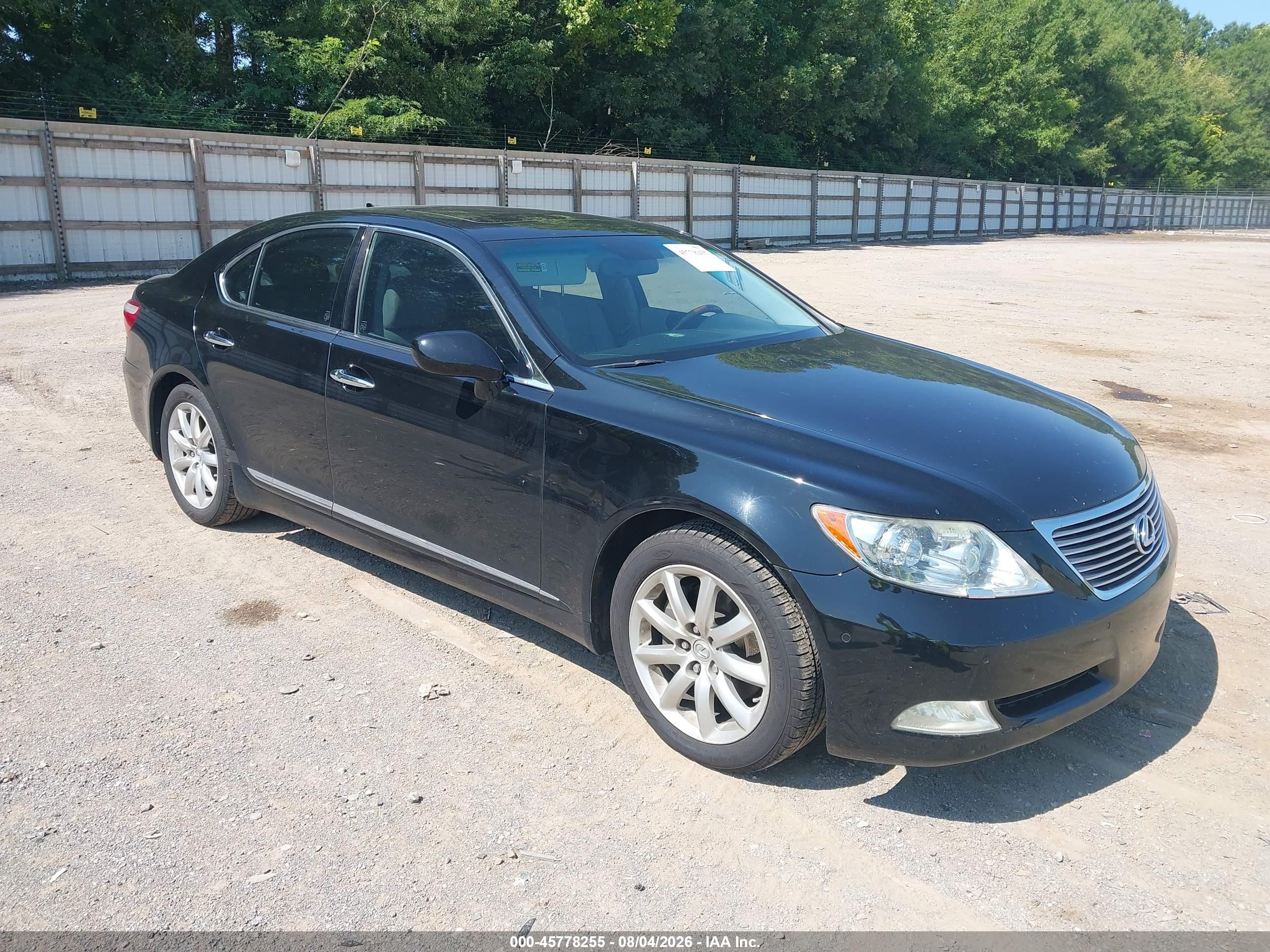 2007 Lexus LS 460, VIN JTHBL46F475005202 — Зад
