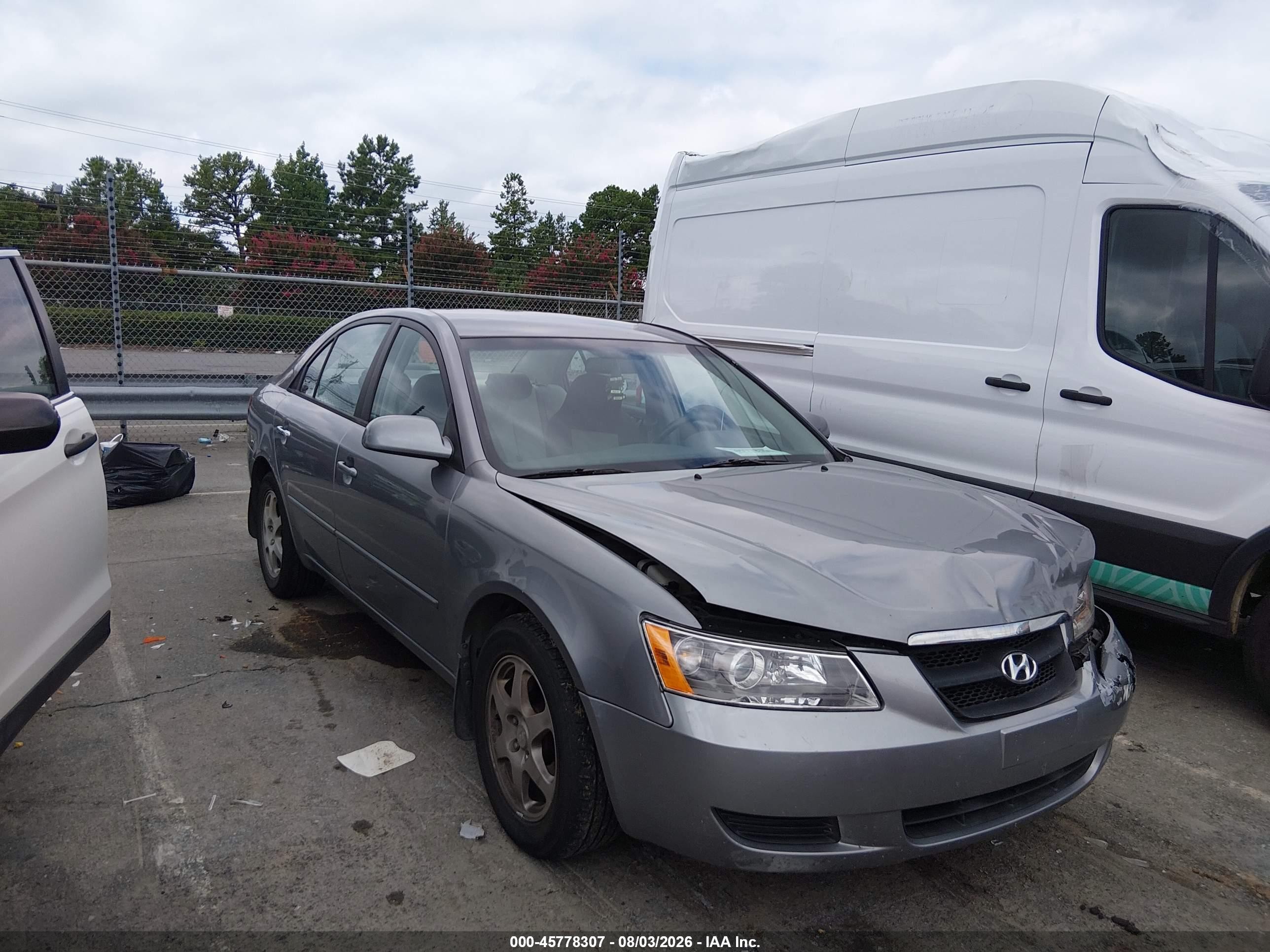 2008 Hyundai Sonata GLS, VIN 5NPET46C28H369740 — Front end