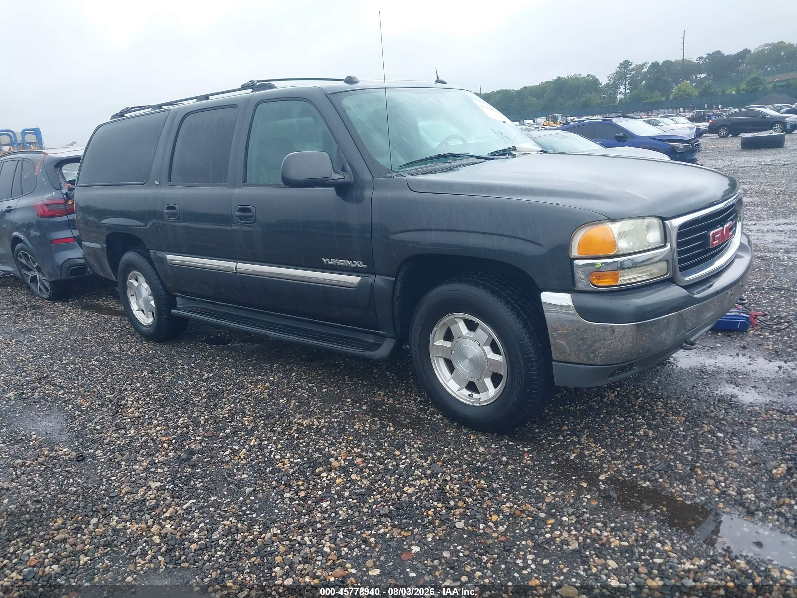 2005 GMC Yukon XL SLT, VIN 3GKFK16Z05G191457 — Rear end