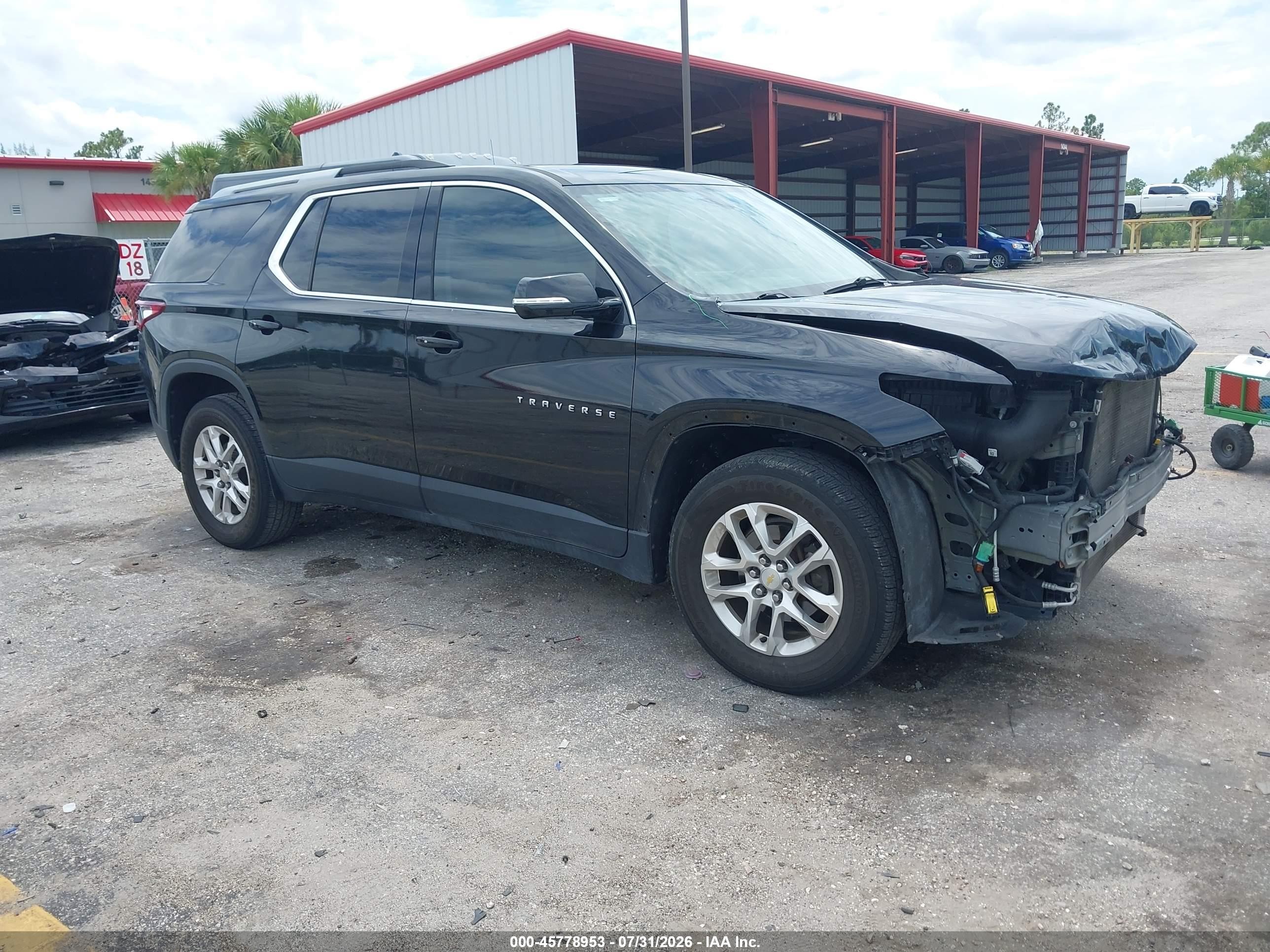 2018 Chevrolet Traverse LT Cloth, VIN 1GNERGKW6JJ151496 — Front end