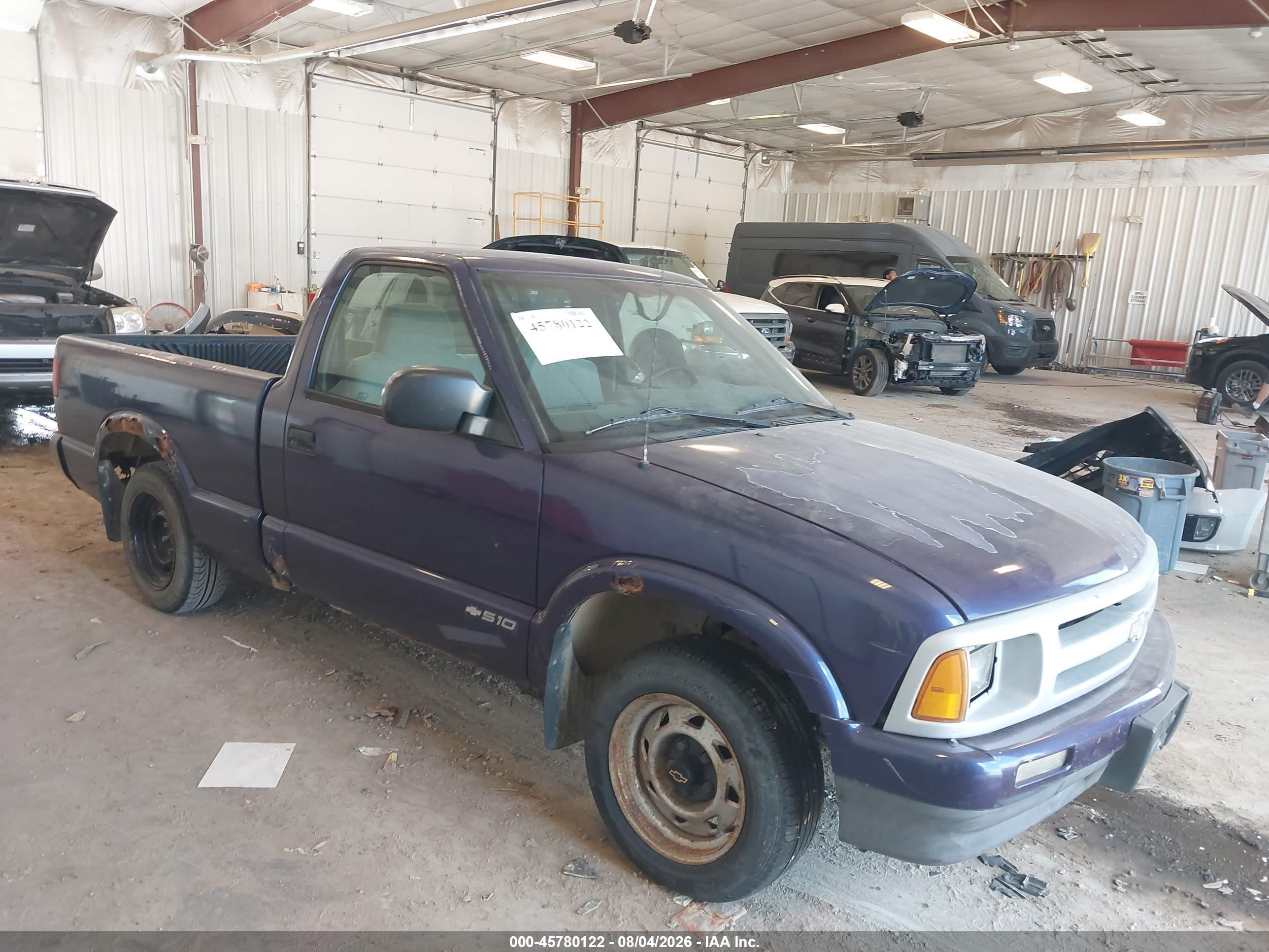 1995 Chevrolet S-10, VIN 1GCCS1446SK228702 — Normal wear