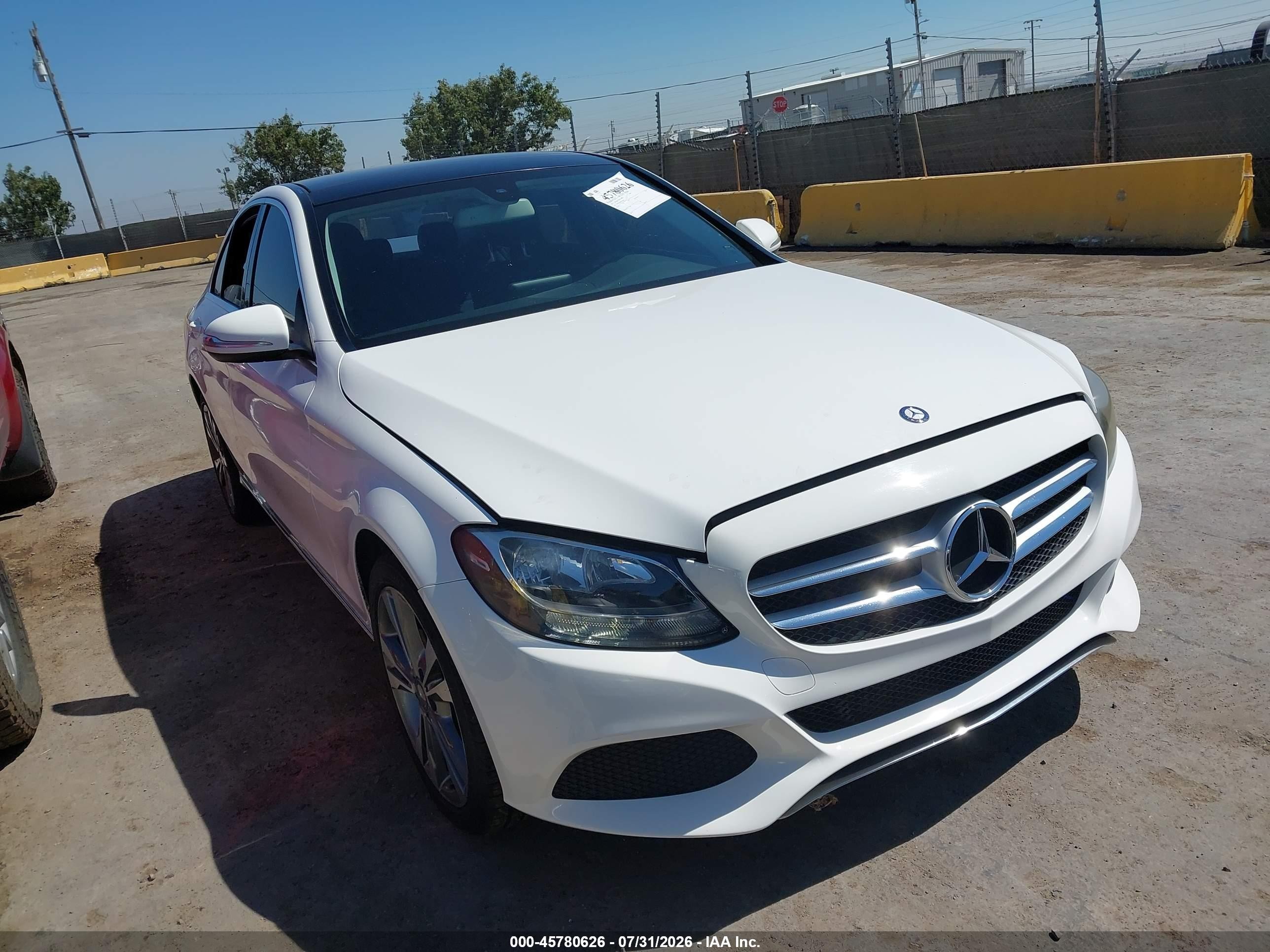 2015 Mercedes-Benz C 300 Sport, VIN 55SWF4KB0FU030851 — Normal wear