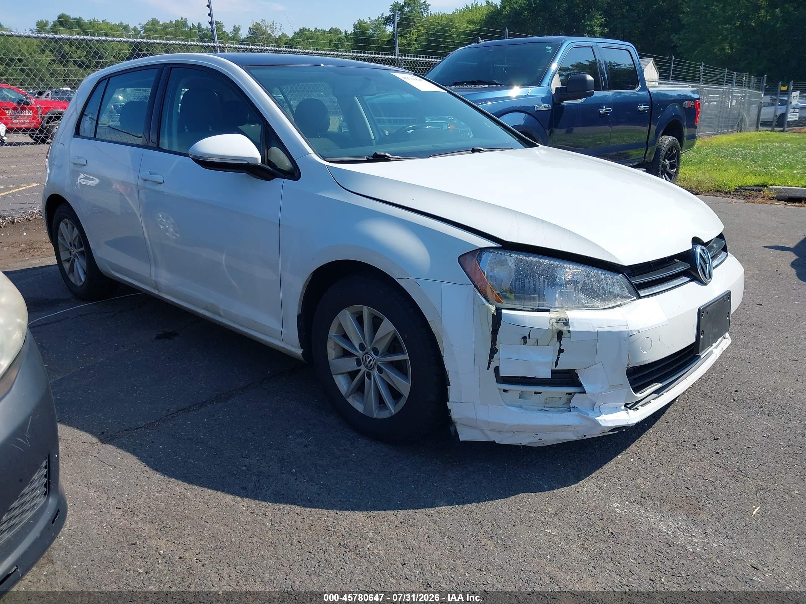 2016 Volkswagen Golf TSI S, VIN 3VW217AU5GM032009 — Normal wear