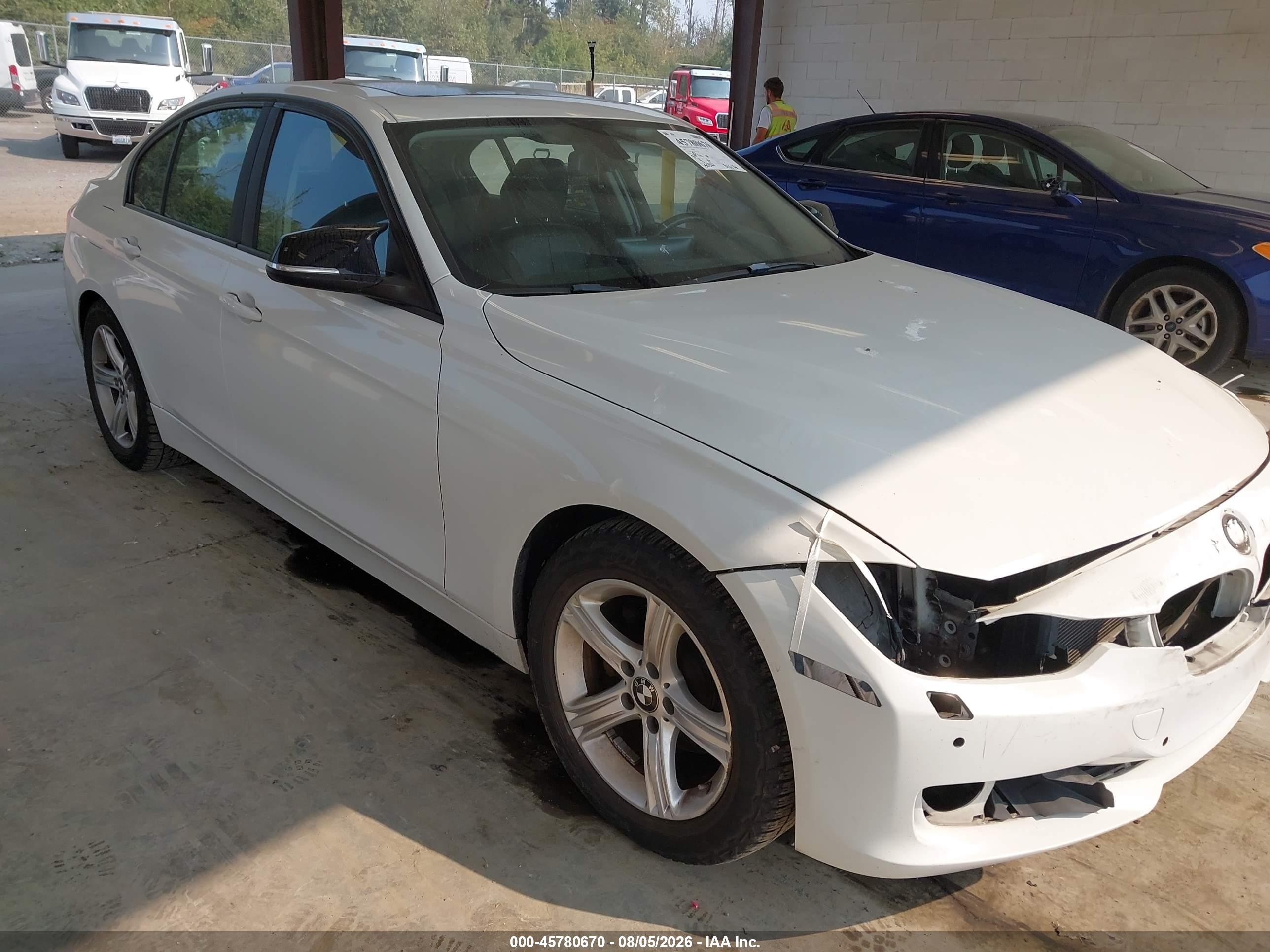 2013 BMW 3 Series 328i xDrive, VIN WBA3B5C59DF593580 — Front end