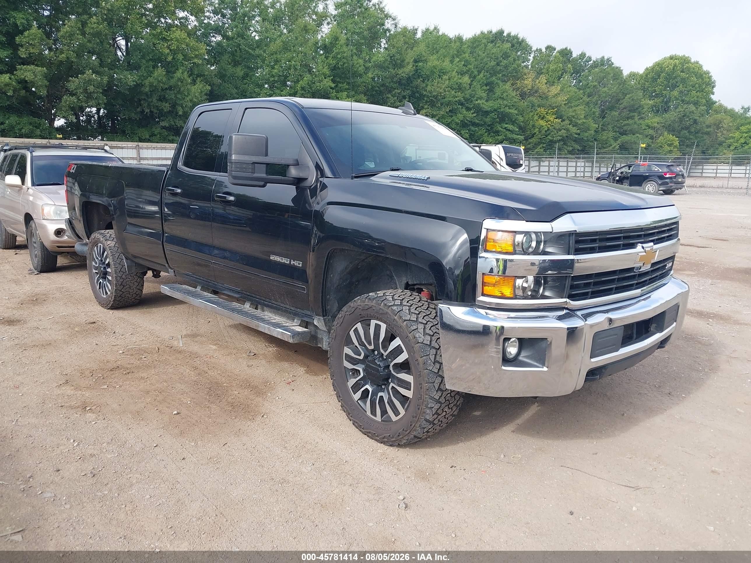 2016 Chevrolet Silverado 2500HD LT, VIN 1GC2KVE88GZ300020 — Rear end