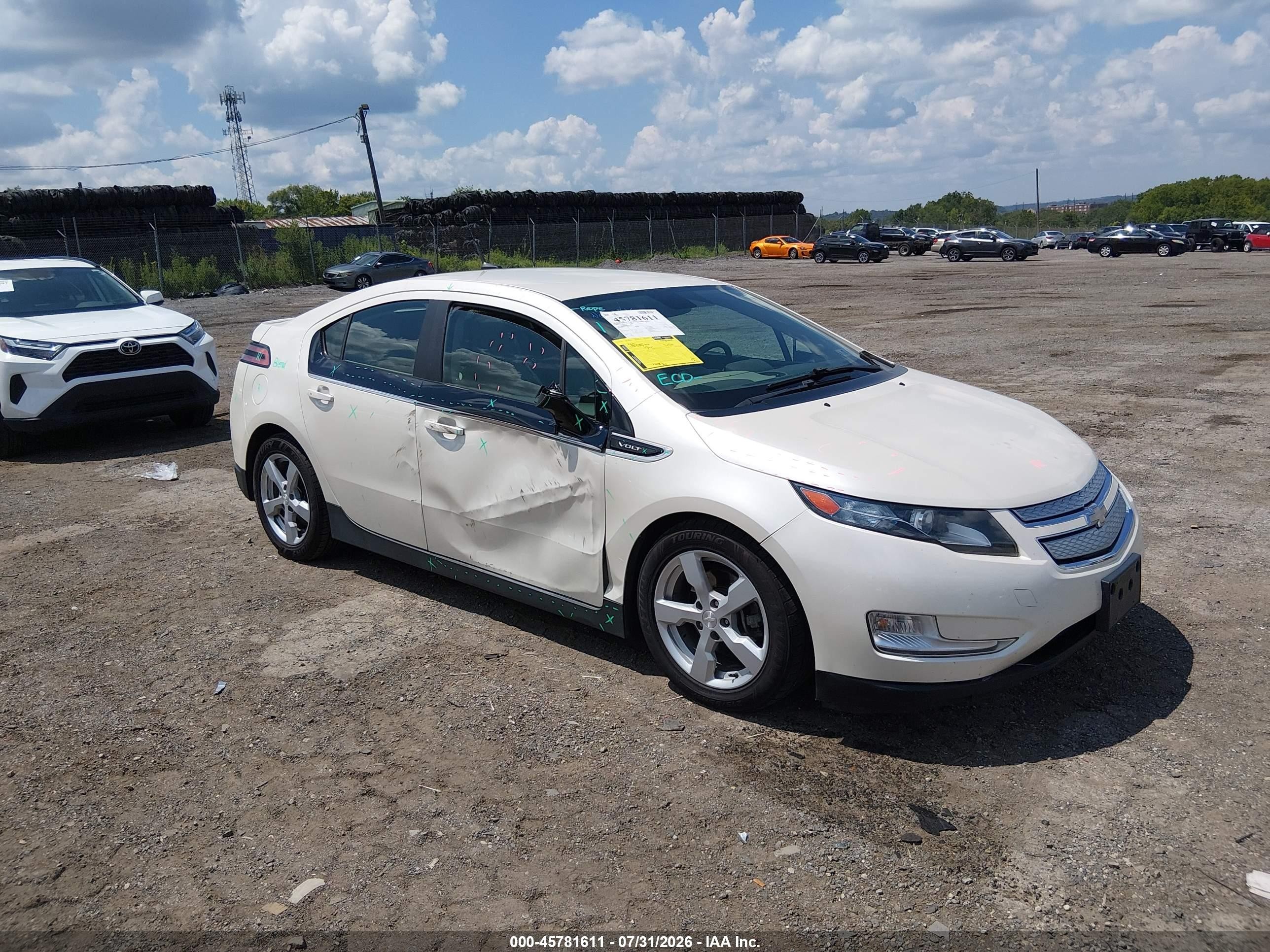 2013 Chevrolet Volt, VIN 1G1RH6E40DU142659 — Side
