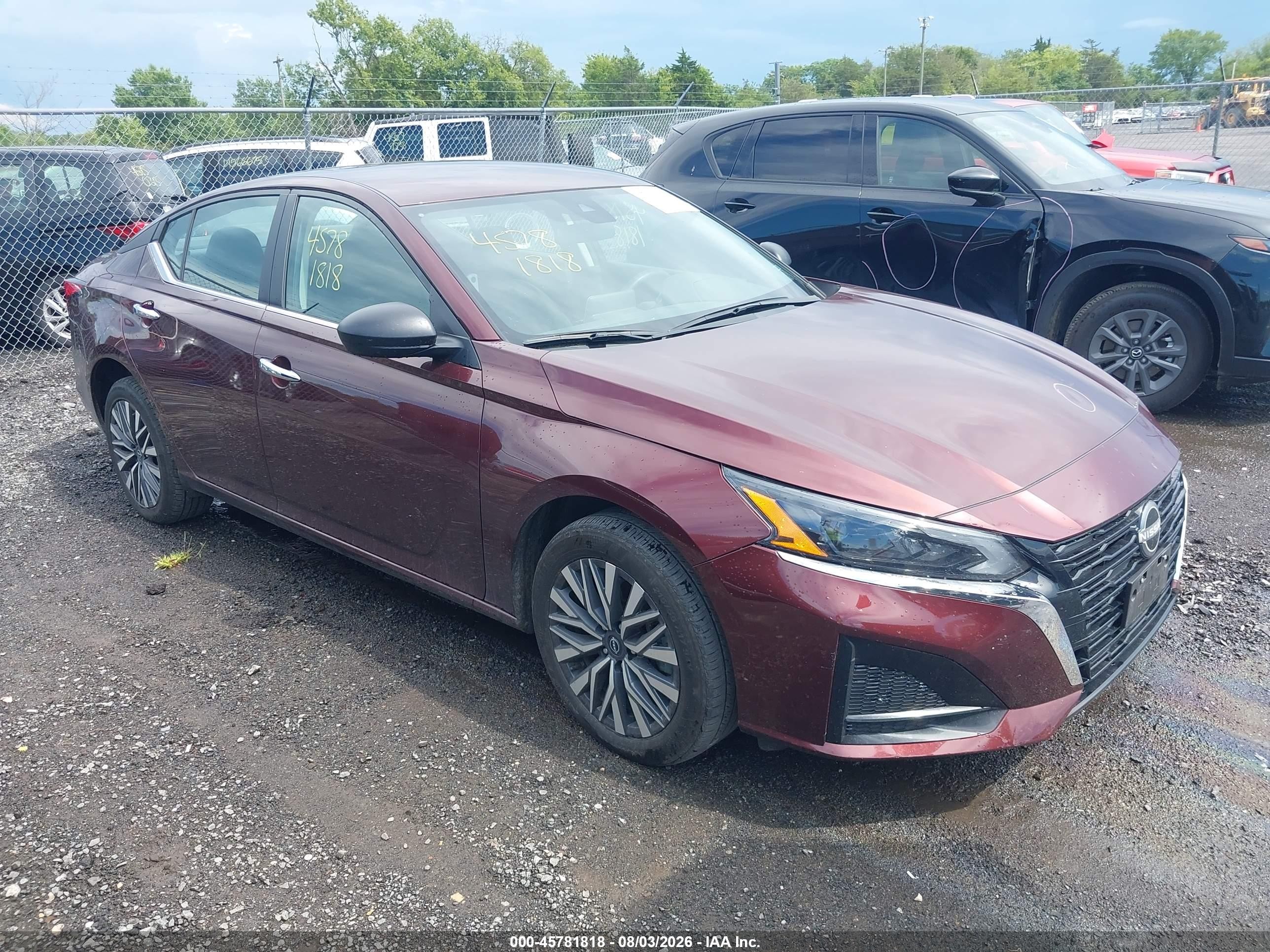 2025 Nissan Altima SV, VIN 1N4BL4DW5SN370121 — Front end