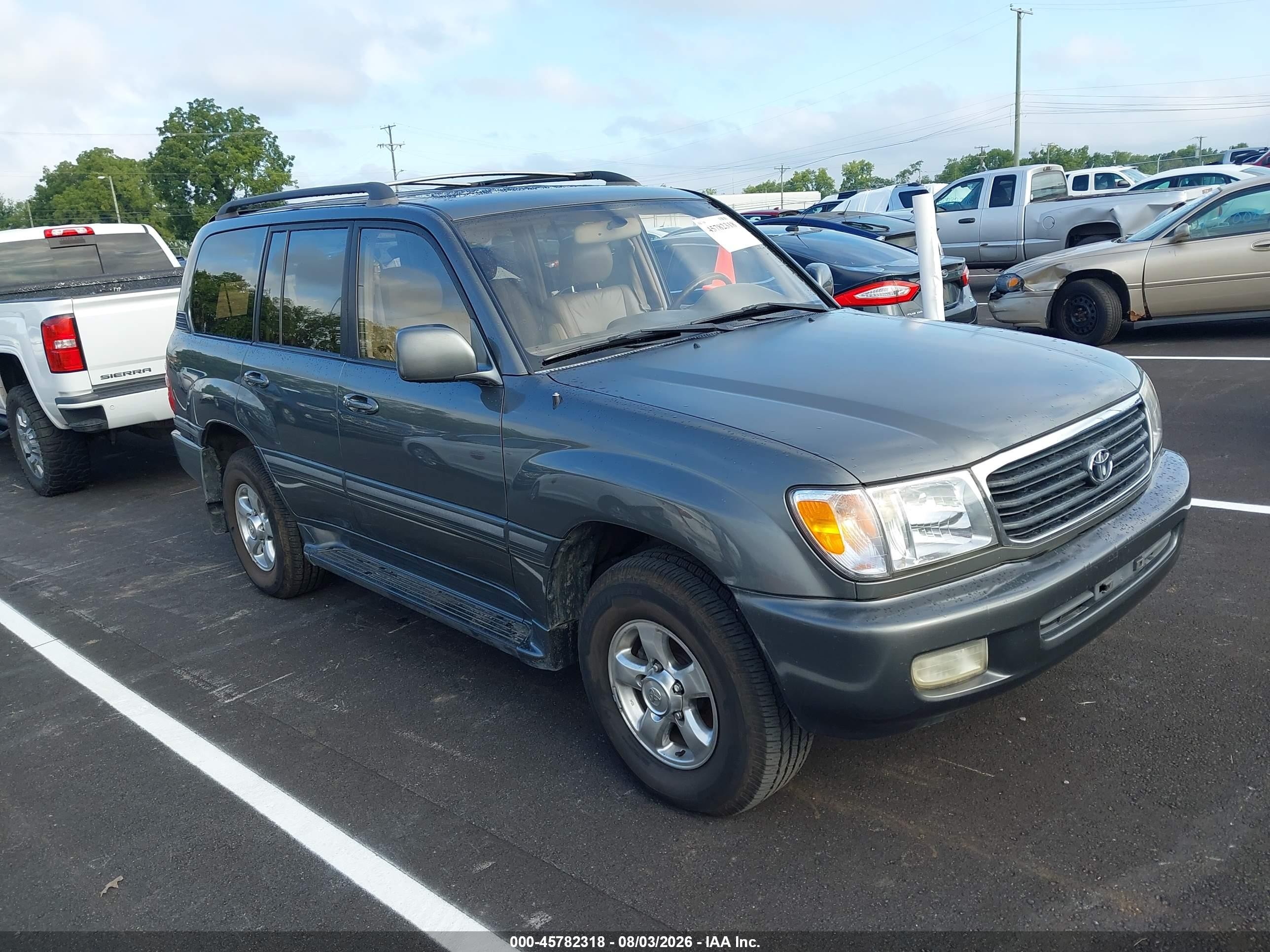 2001 Toyota Land Cruiser, VIN JTEHT05J712002308 — Normal wear