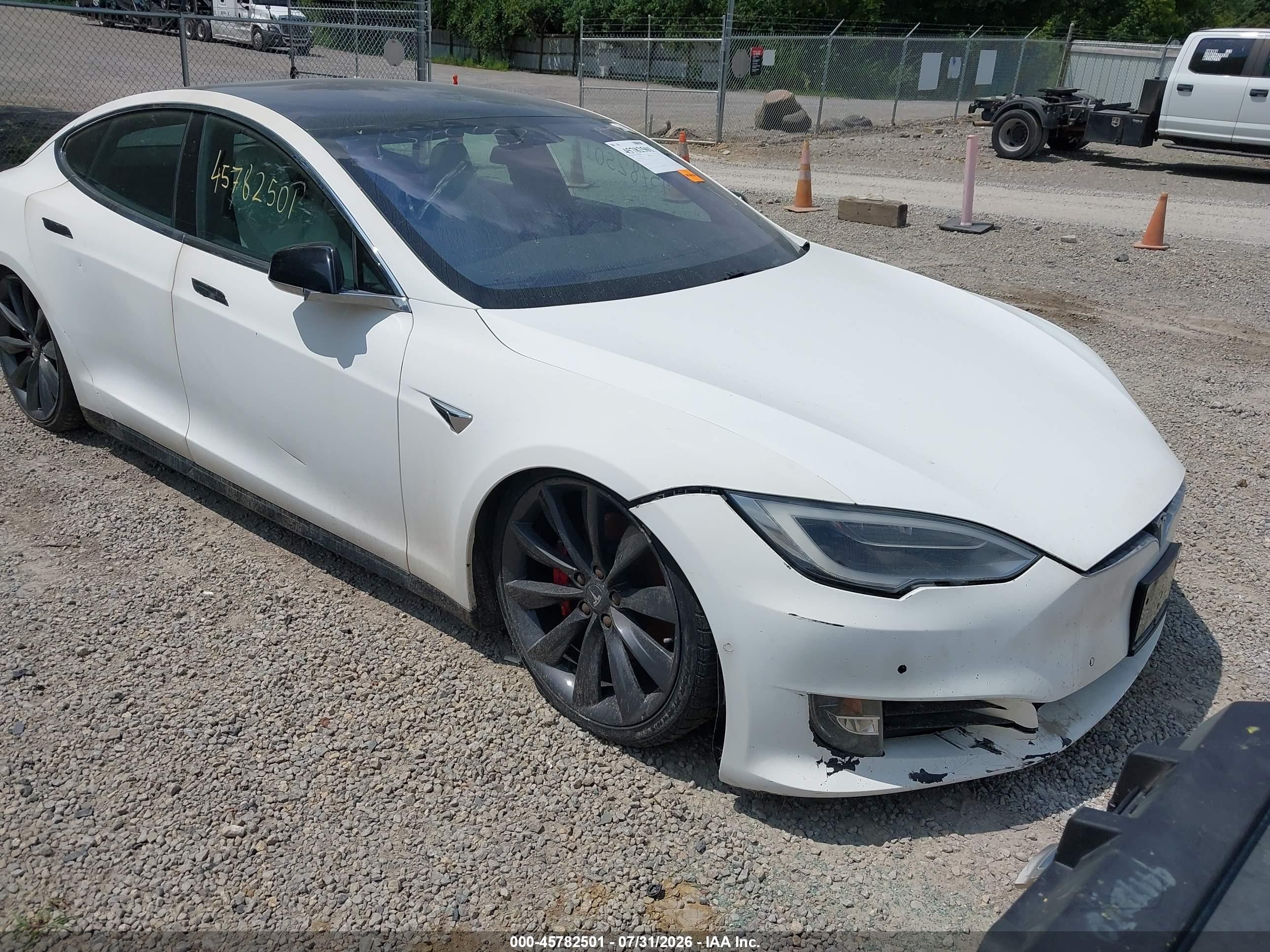 2017 Tesla Model S 100D, VIN 5YJSA1E22HF204981 — Front end