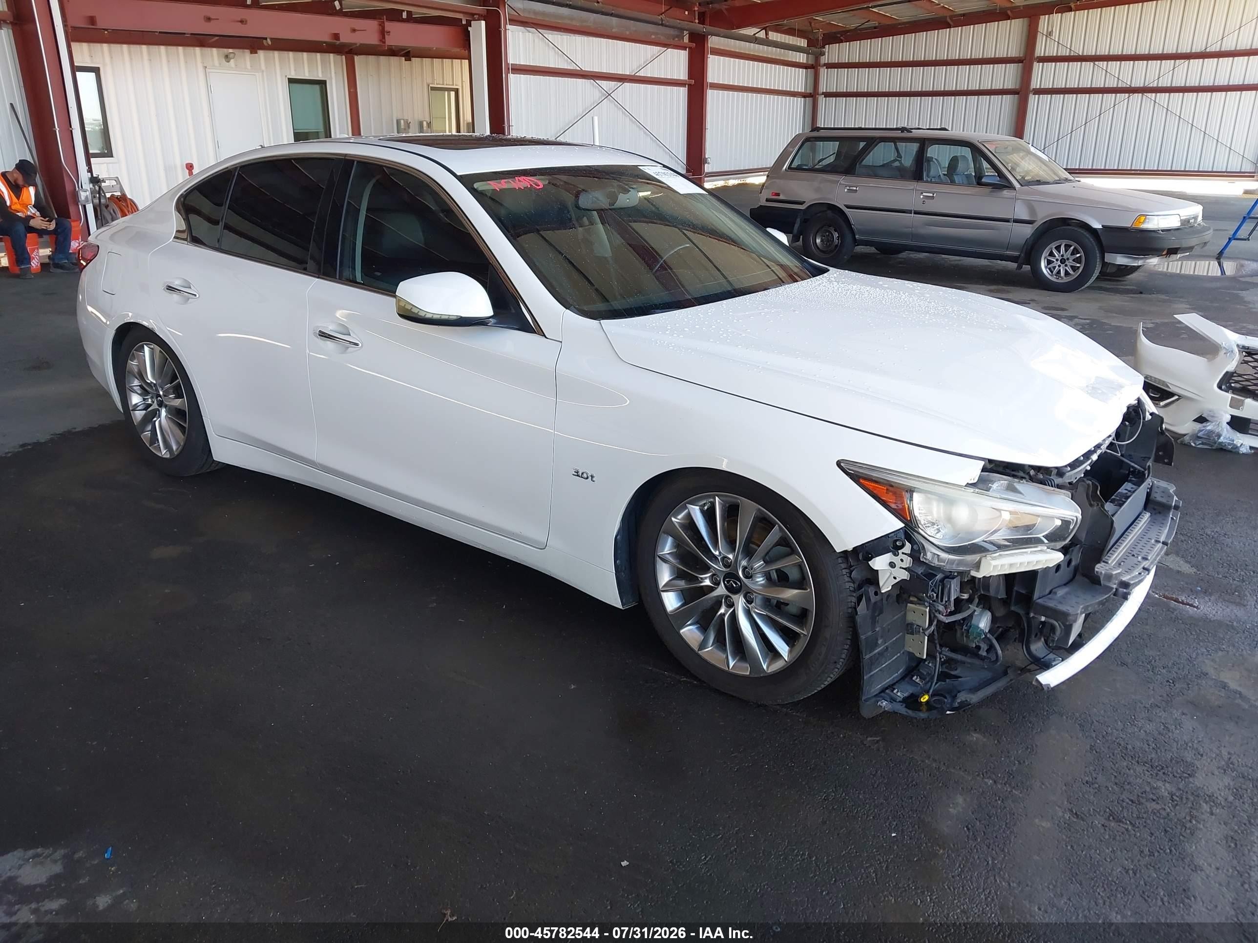 2019 Infiniti Q50 Signature Edition, VIN JN1EV7AP5KM516025 — Перед