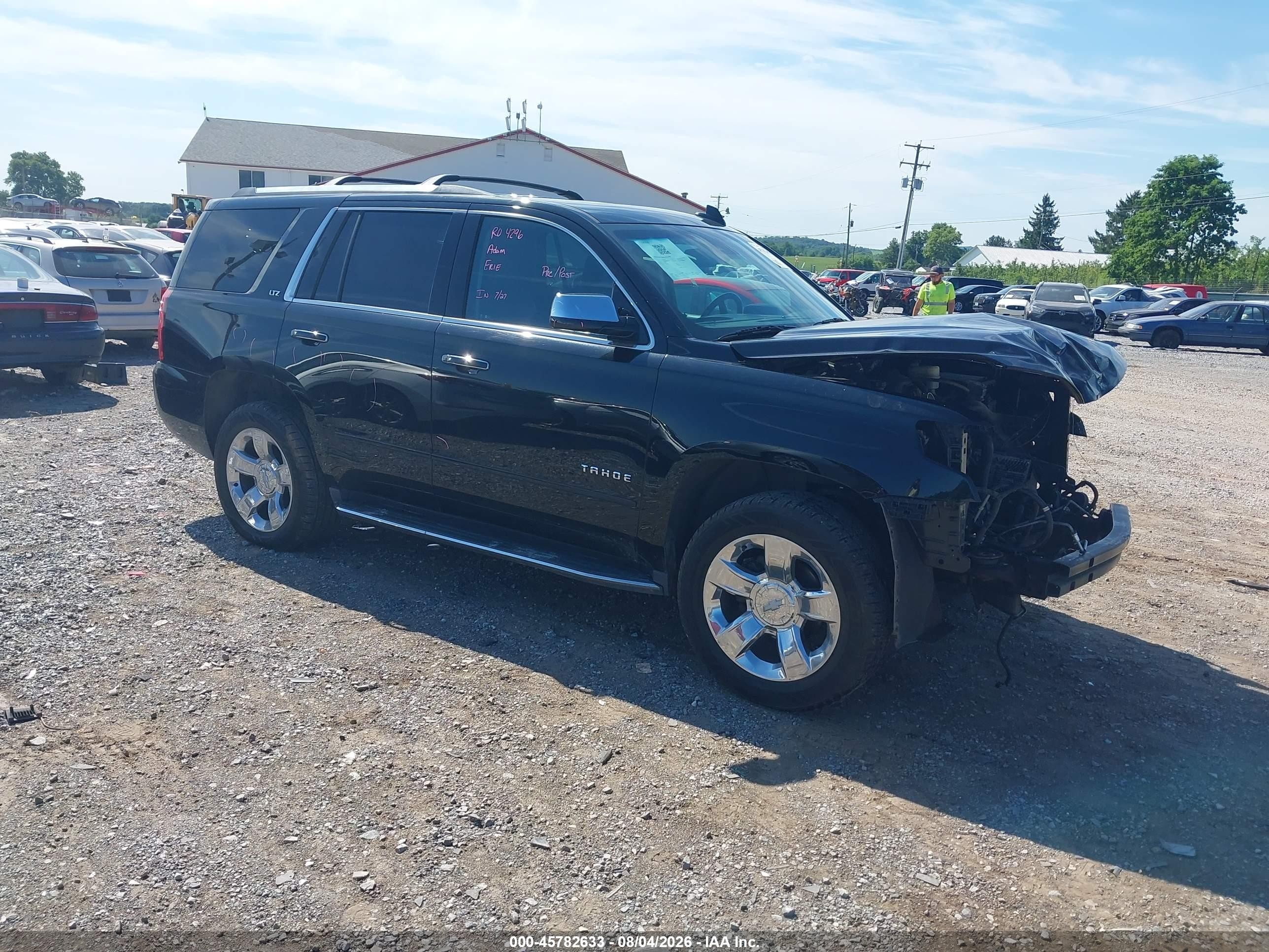 2016 Chevrolet Tahoe LTZ, VIN 1GNSKCKCXGR276985 — Перед