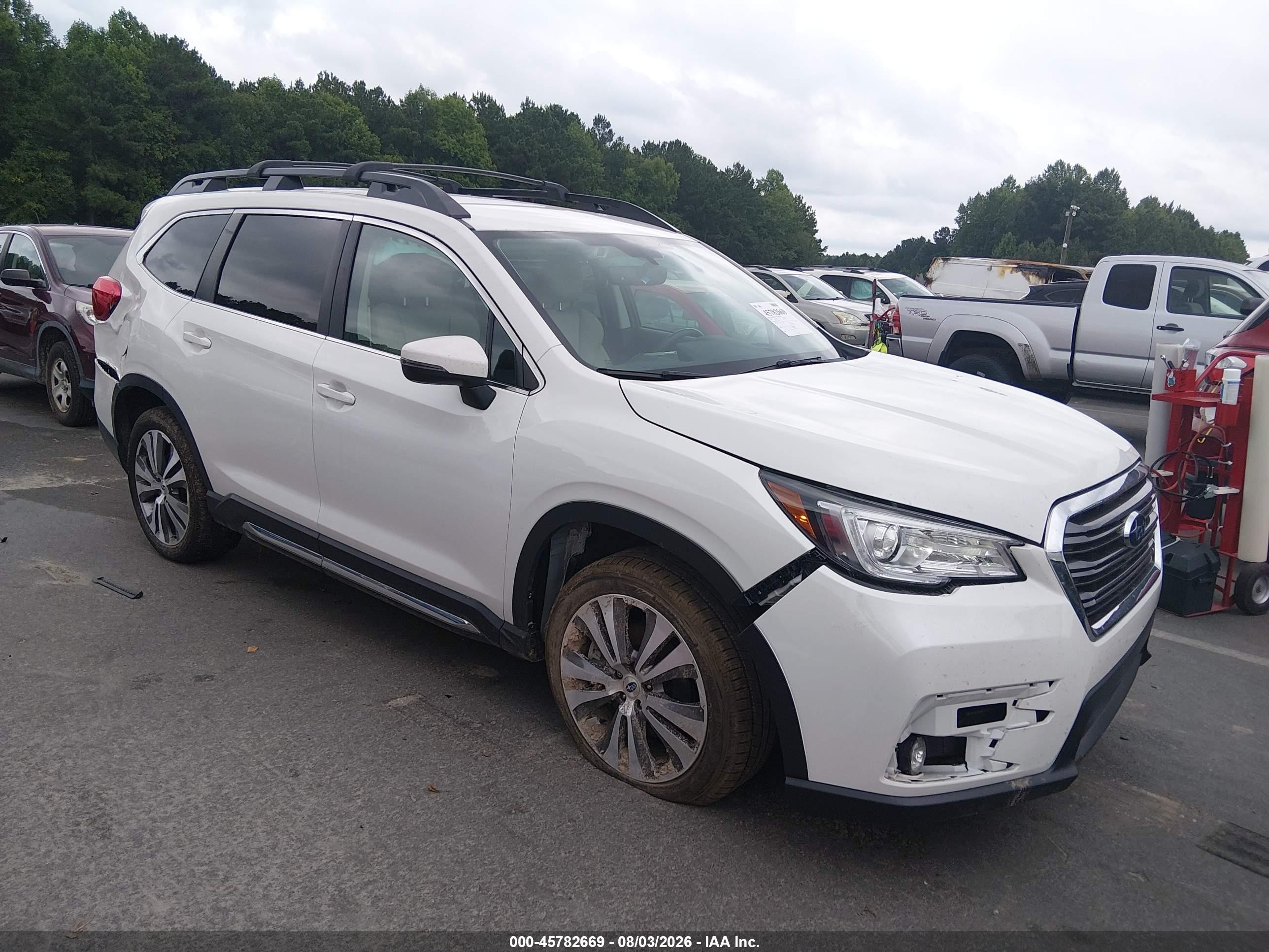 2019 Subaru Ascent Limited, VIN 4S4WMAJD2K3451742 — Перед
