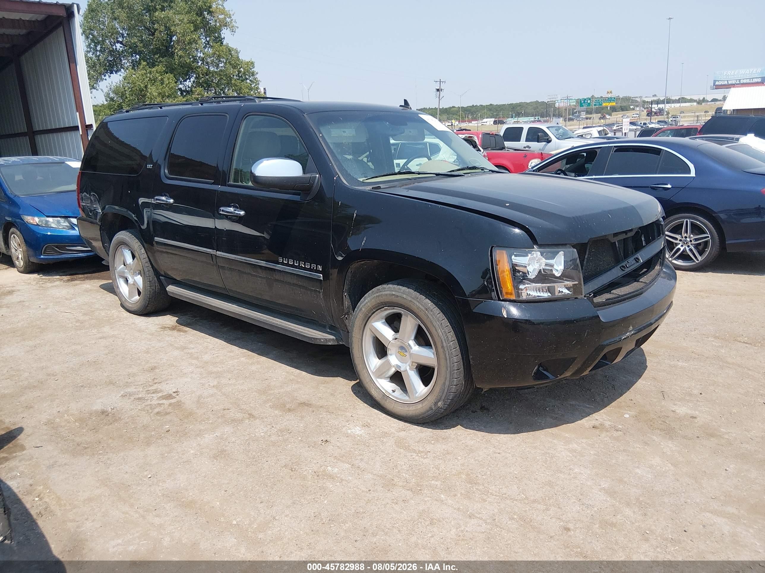 2011 Chevrolet Suburban LTZ, VIN 1GNSKKE37BR203684 — Normal wear
