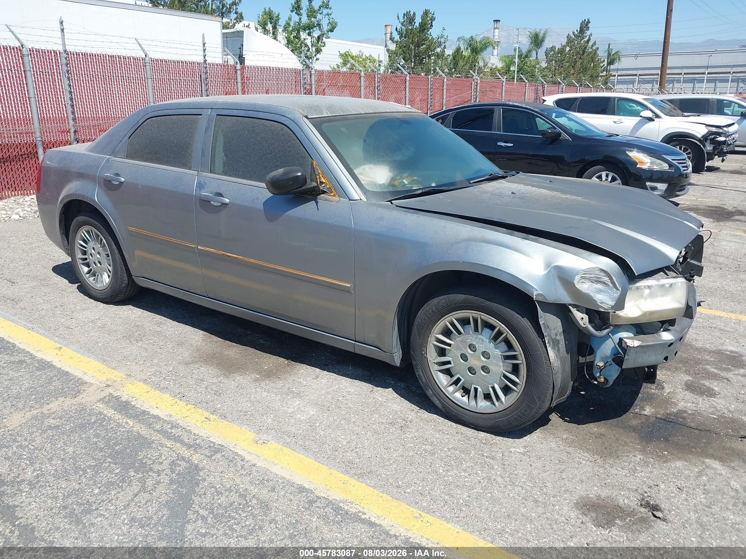 2007 Chrysler 300, VIN 2C3KA43R27H799815 — Перед