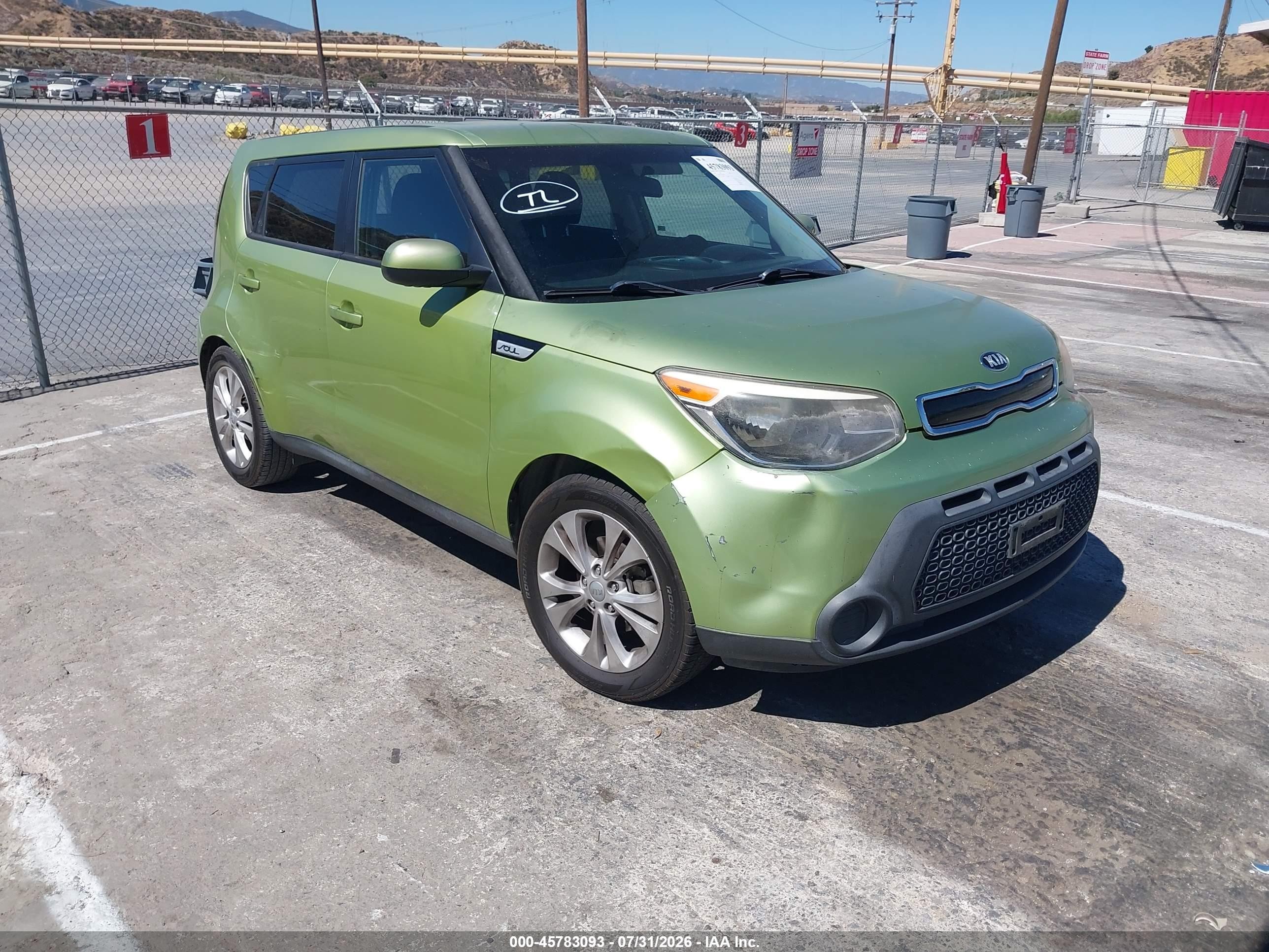 2015 Kia Soul +, VIN KNDJP3A5XF7749867 — Front end
