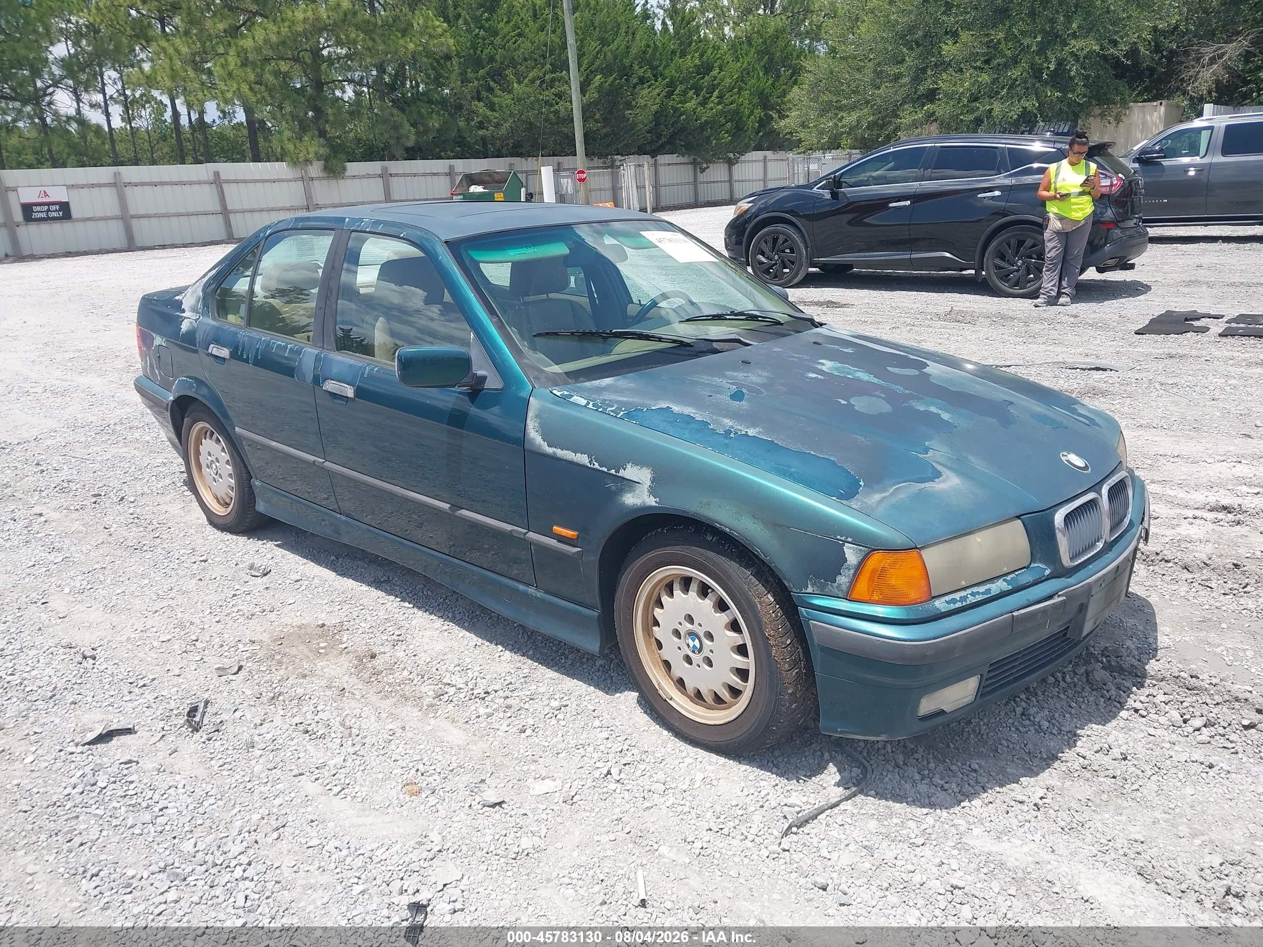 1998 BMW 3 Series 328i, VIN WBACD4325WAV58917 — Normal wear