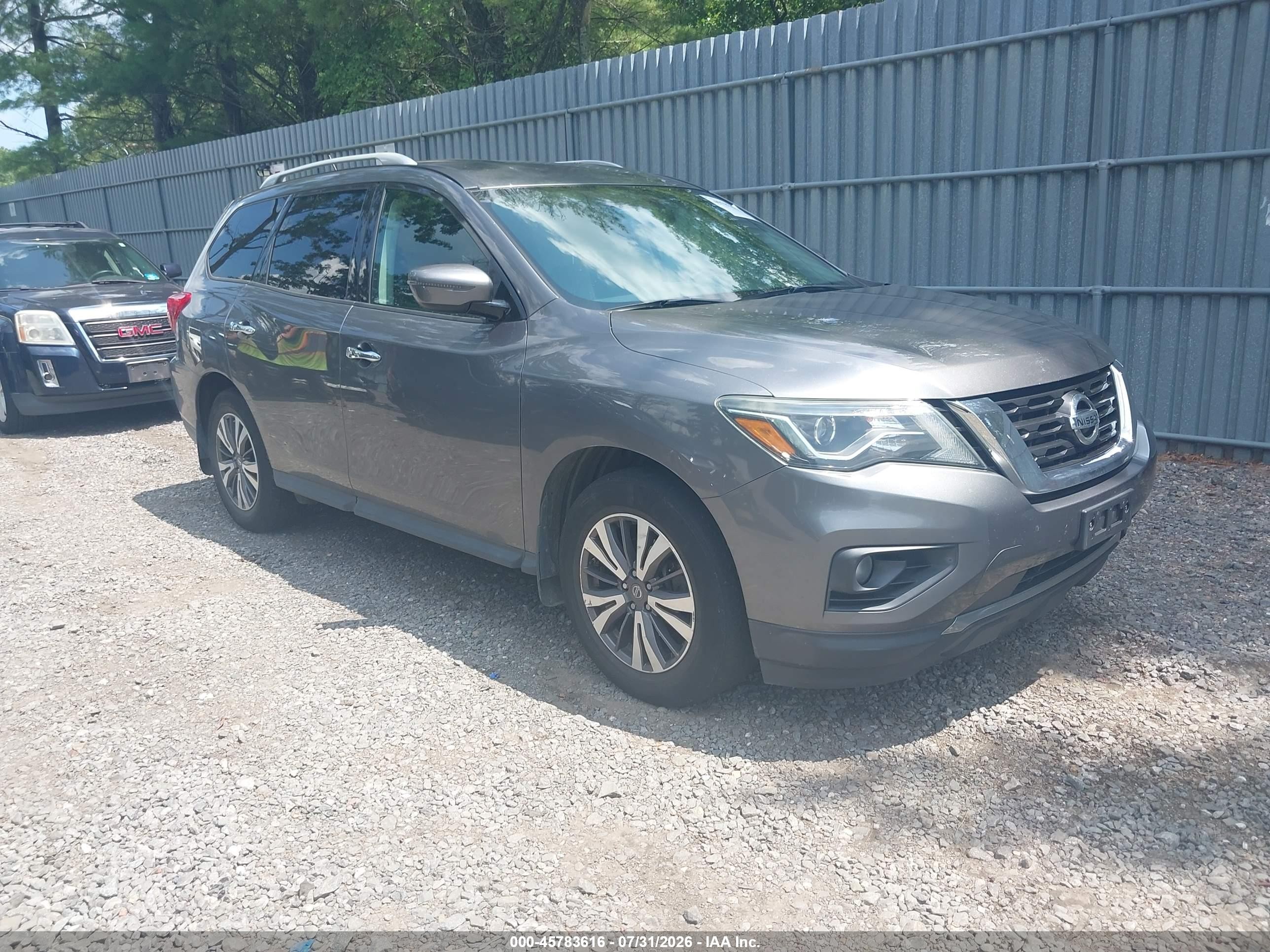 2017 Nissan Pathfinder SV, VIN 5N1DR2MM0HC907109 — Normal wear