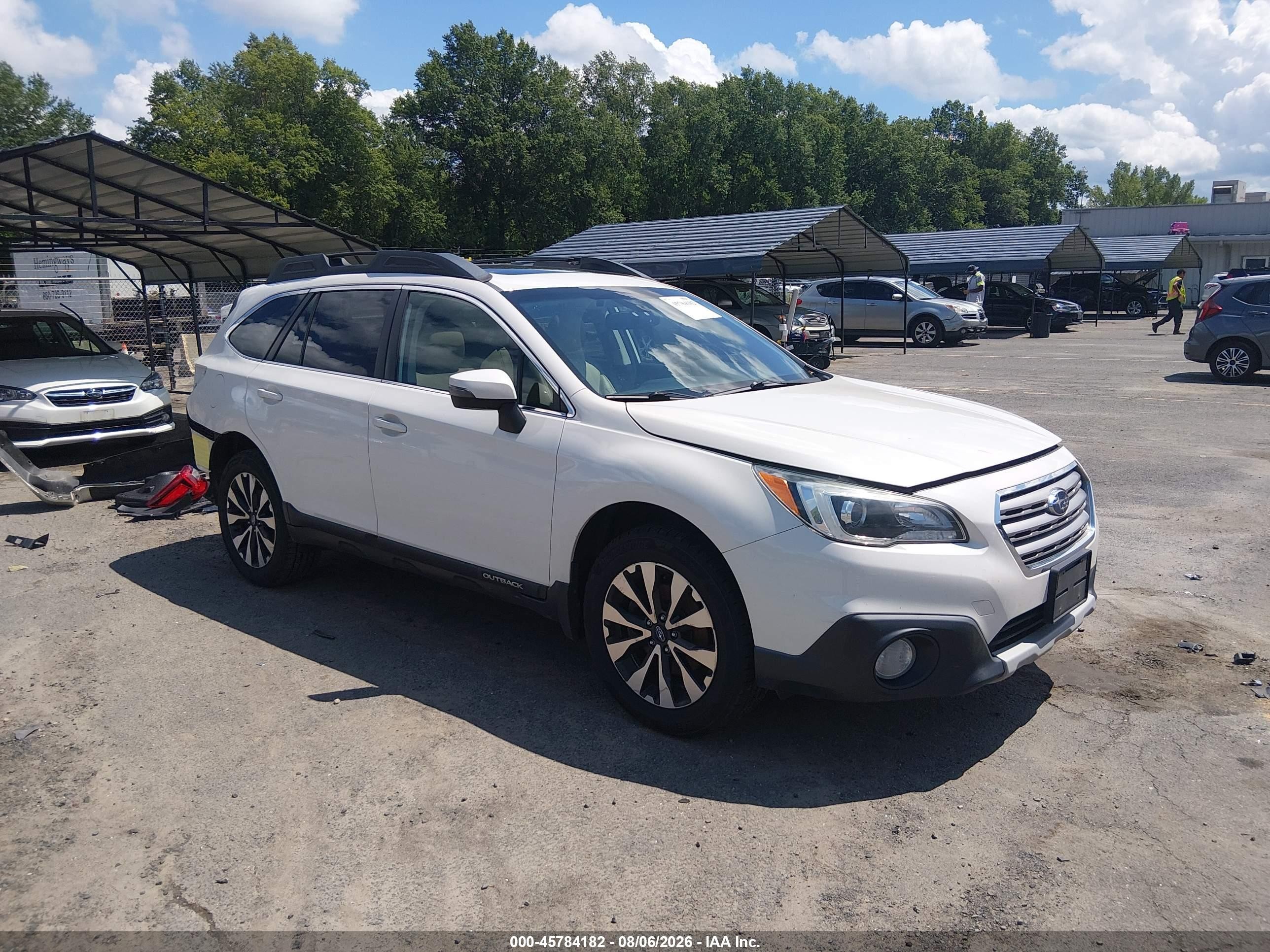 2015 Subaru Outback Limited, VIN 4S4BSANC9F3268625 — Rear end