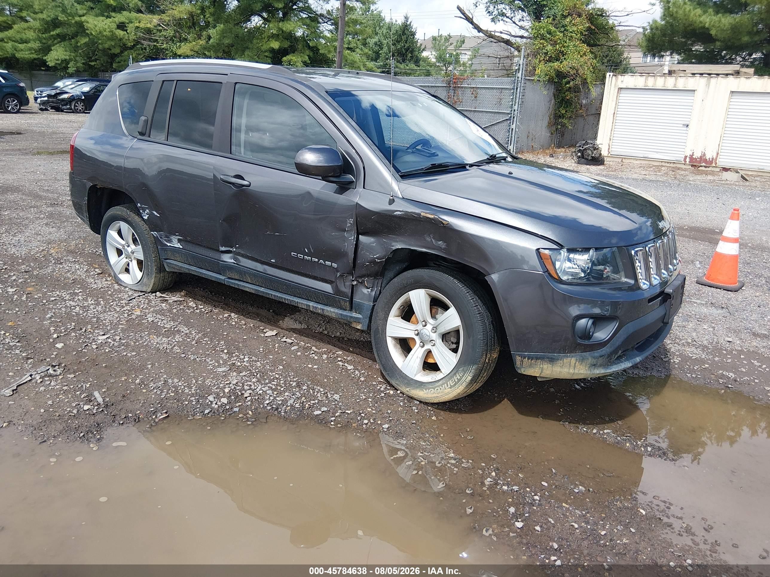 2016 Jeep Compass Latitude, VIN 1C4NJDEB1GD785667 — Side