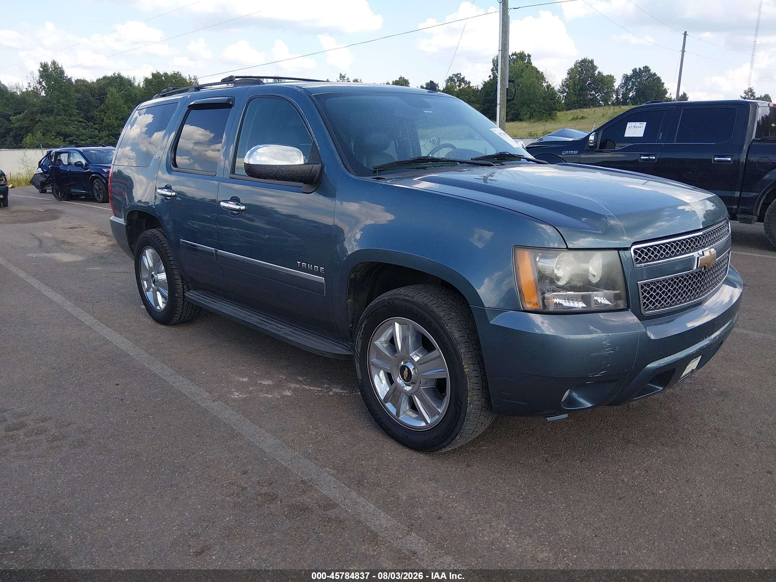 2010 Chevrolet Tahoe LTZ, VIN 1GNUKCE02AR114334 — Rear end