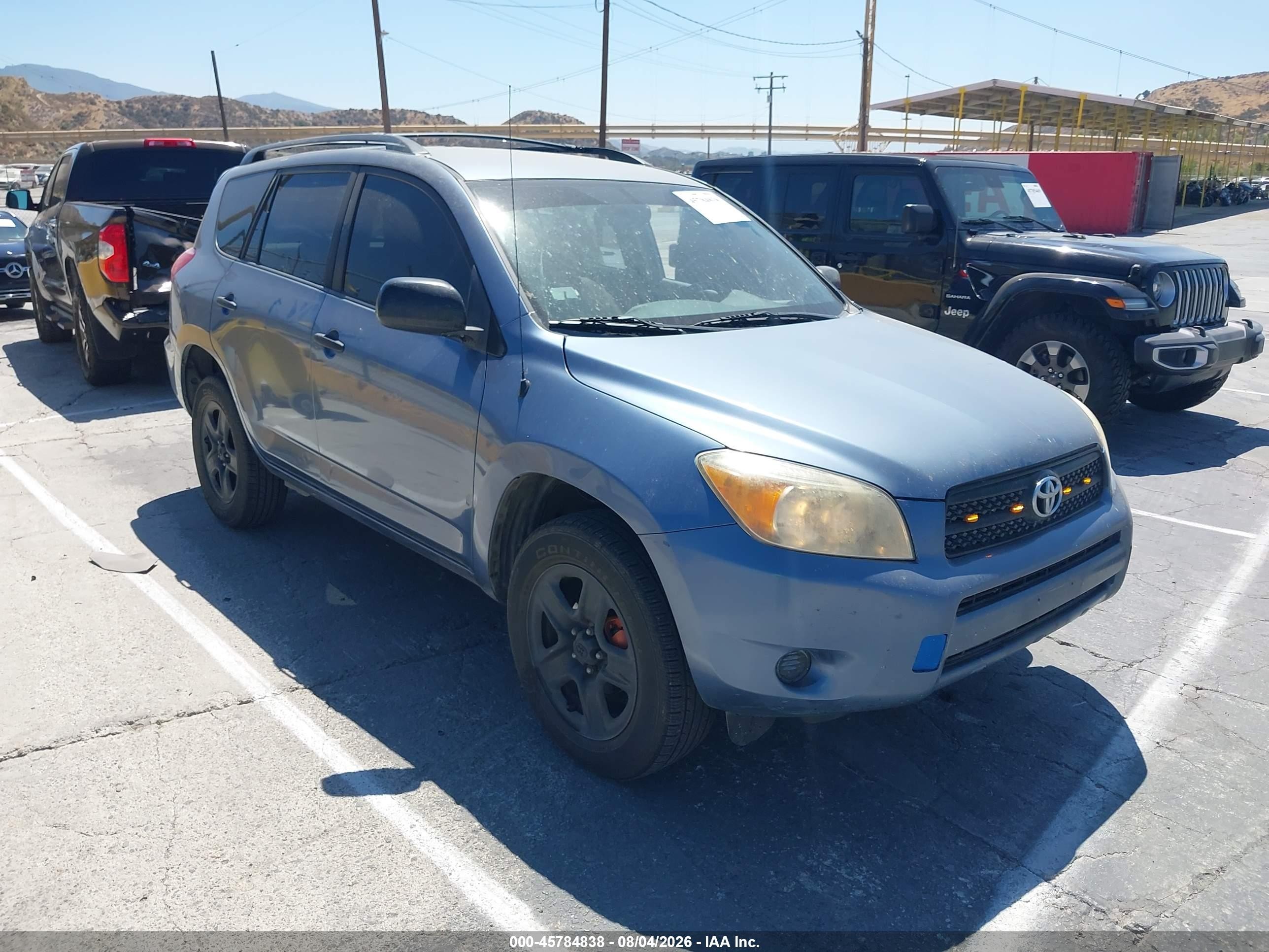 2006 Toyota RAV4, VIN JTMZD33VX66010903 — Side