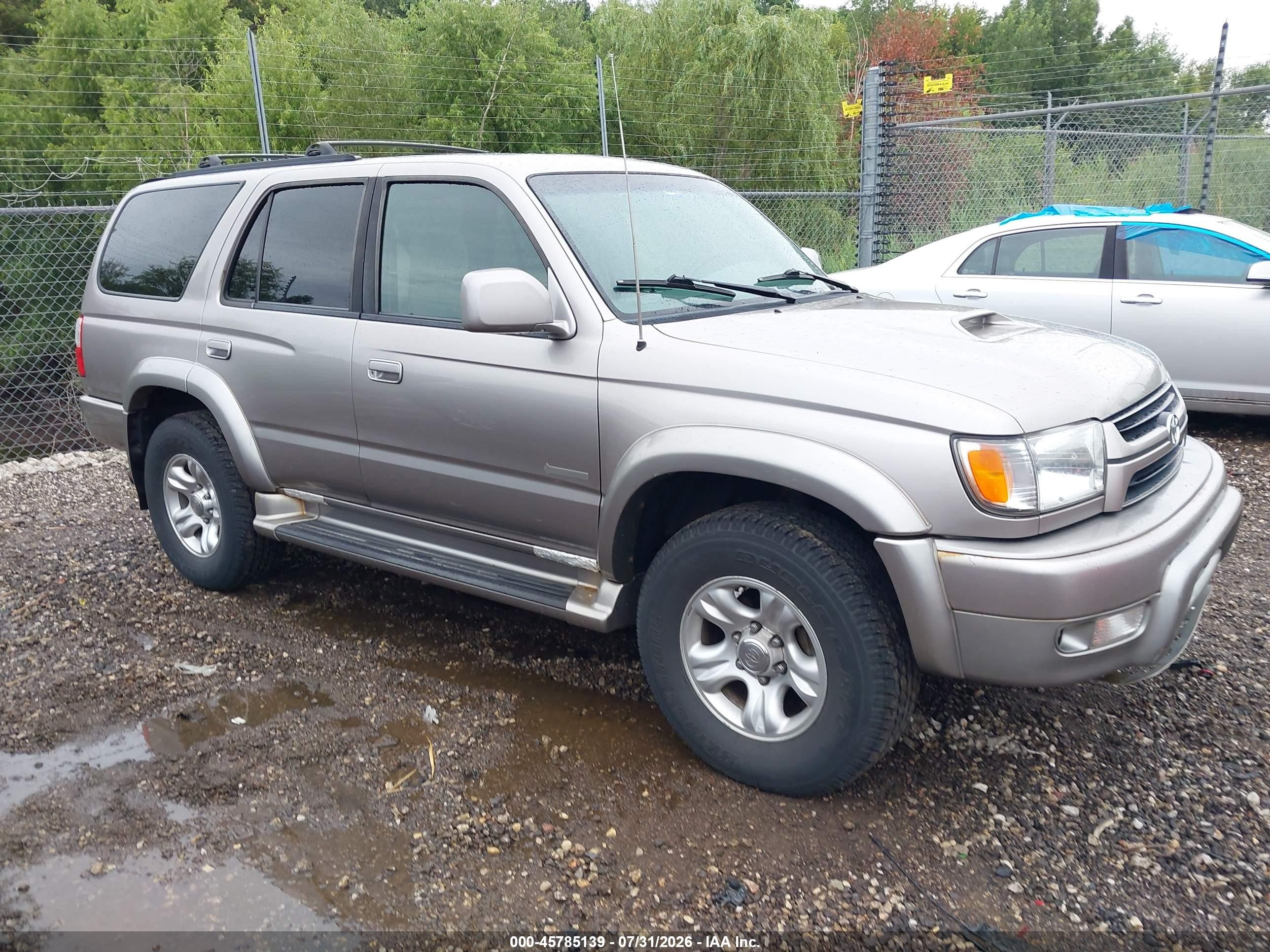 2002 Toyota 4Runner SR5, VIN JT3HN86R720378302 — Normal wear