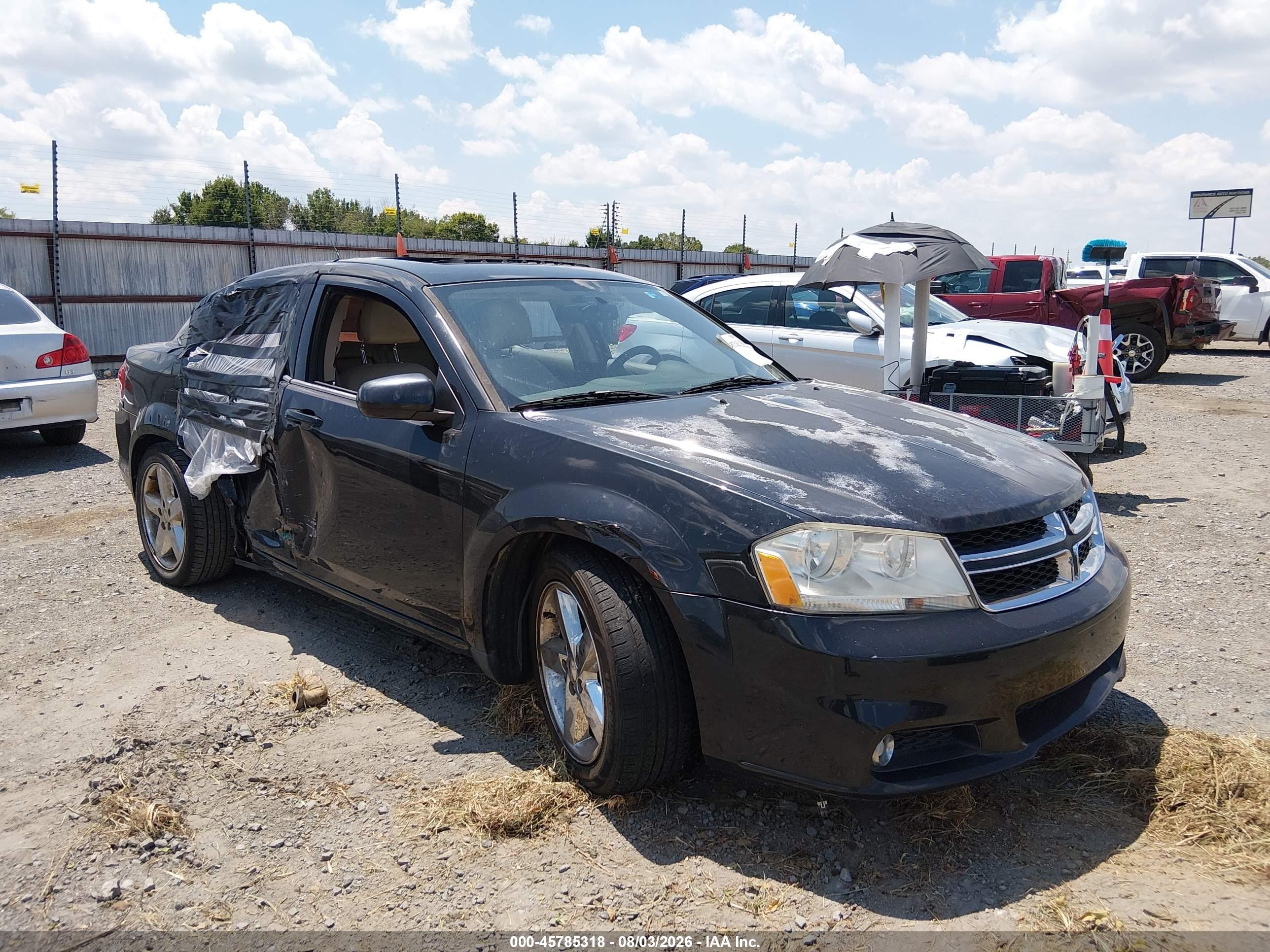 2011 Dodge Avenger Lux, VIN 1B3BD2FG8BN506504 — Normal wear