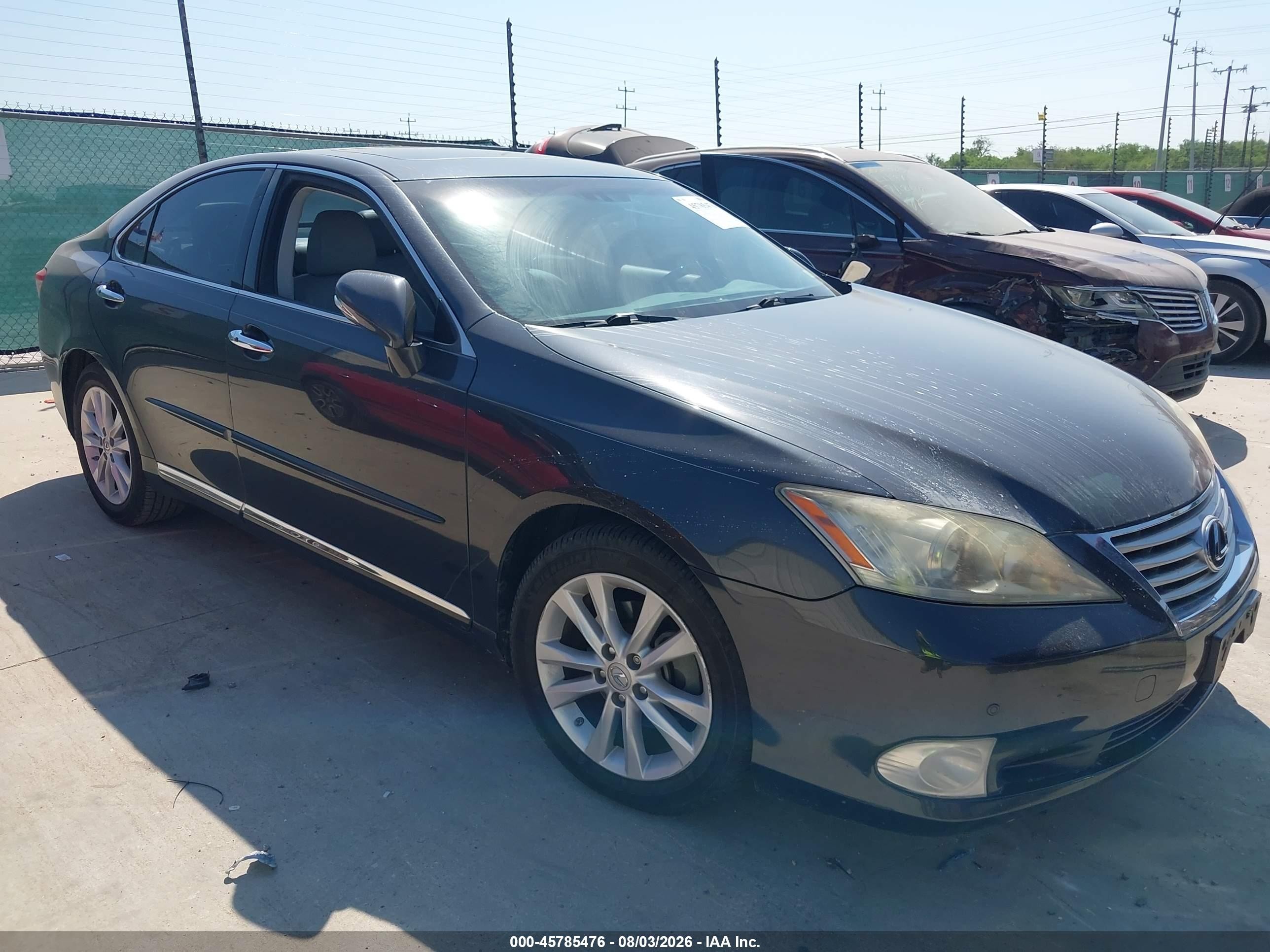2011 Lexus ES 330, VIN JTHBK1EG2B2421013 — Normal wear