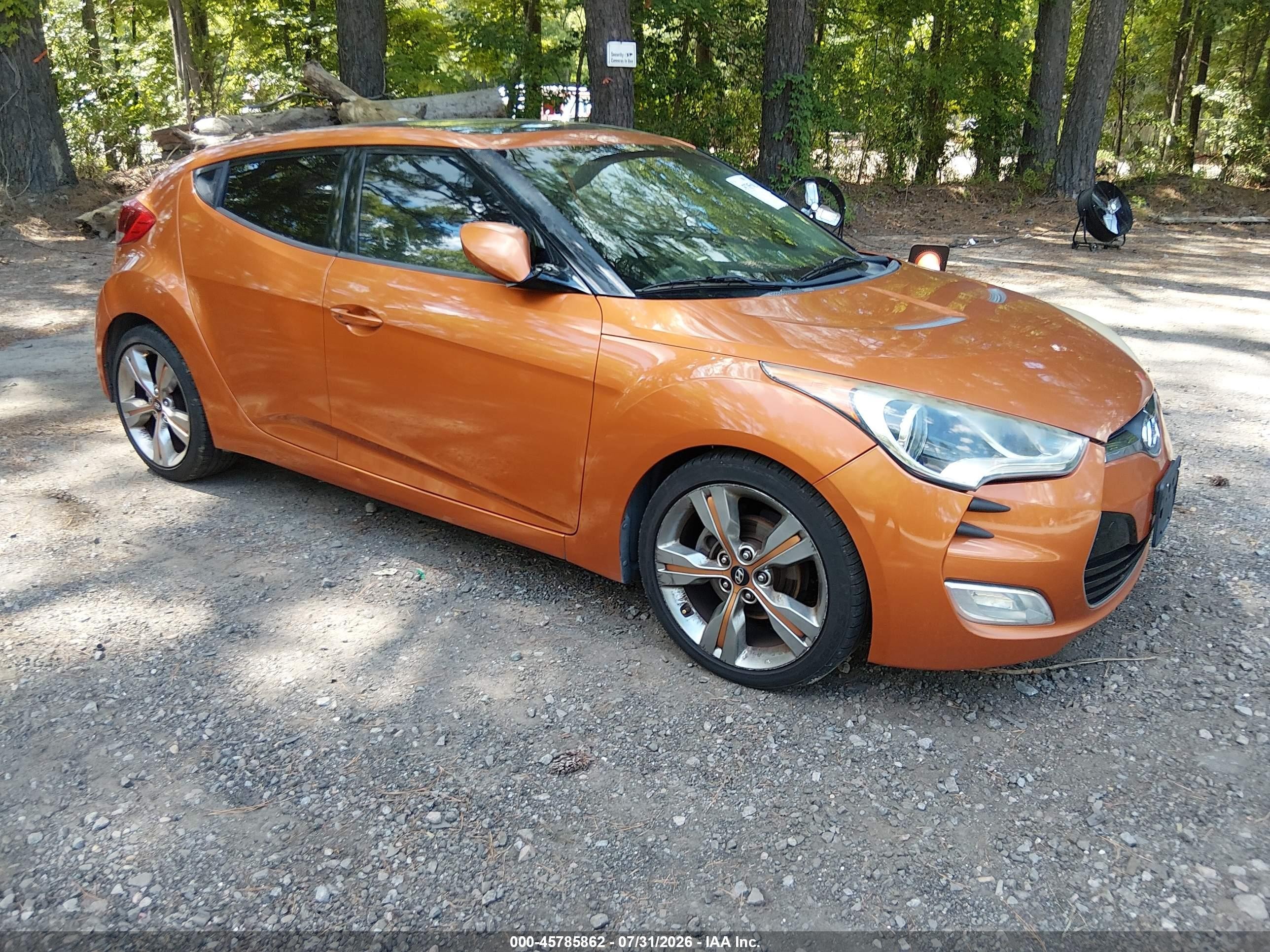 2012 Hyundai Veloster w/Black Int, VIN KMHTC6AD3CU057598 — Rear end