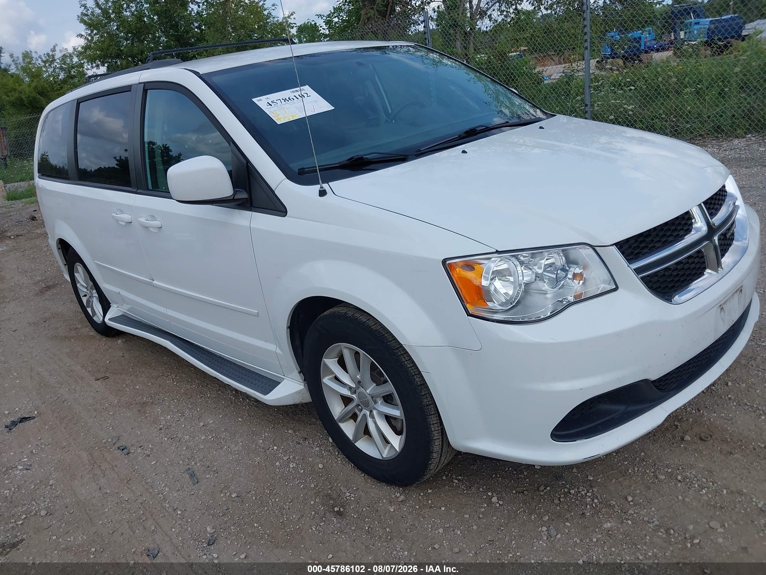 2015 Dodge Grand Caravan SXT, VIN 2C4RDGCG2FR585305 — Обычный износ