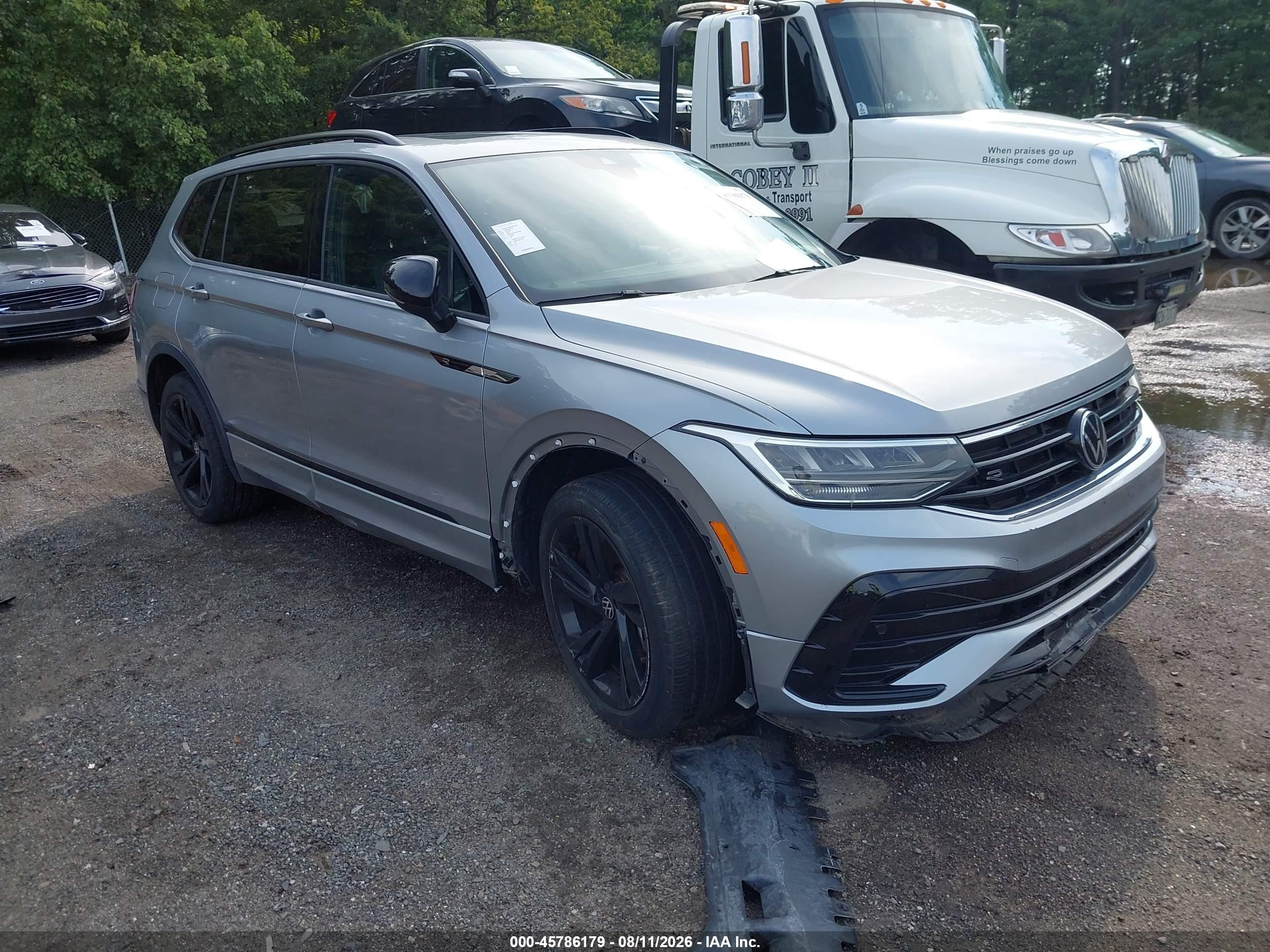 2023 Volkswagen Tiguan SE R-Line Black, VIN 3VVCB7AX0PM013724 — Front end