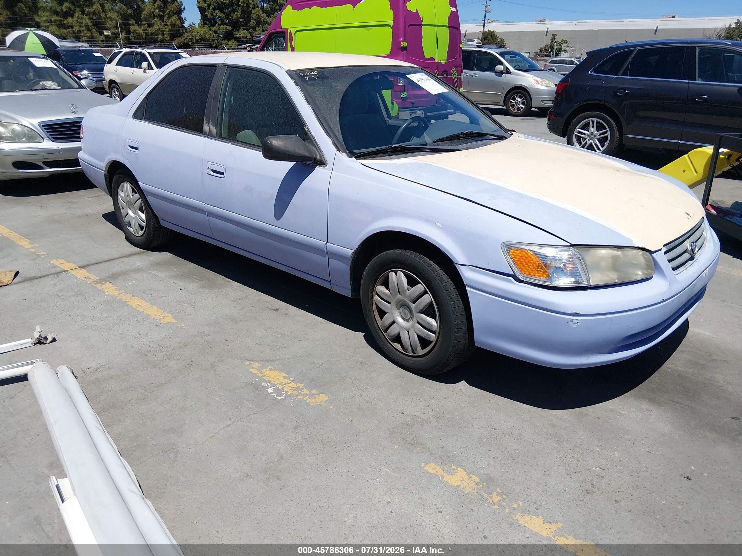 2001 Toyota Camry LE, VIN 4T1BG22K11U064472 — Normal wear